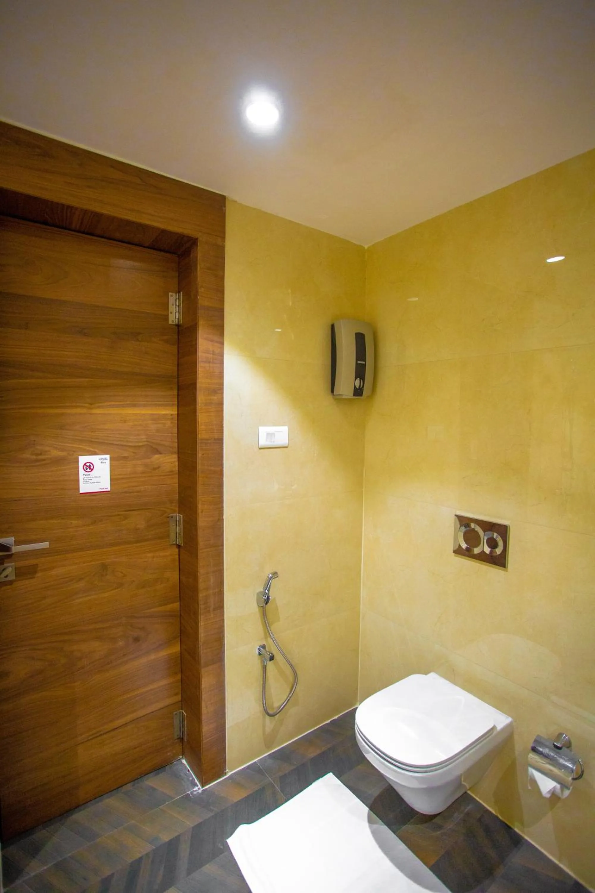 Property building in Citadel Hotel By Vinnca