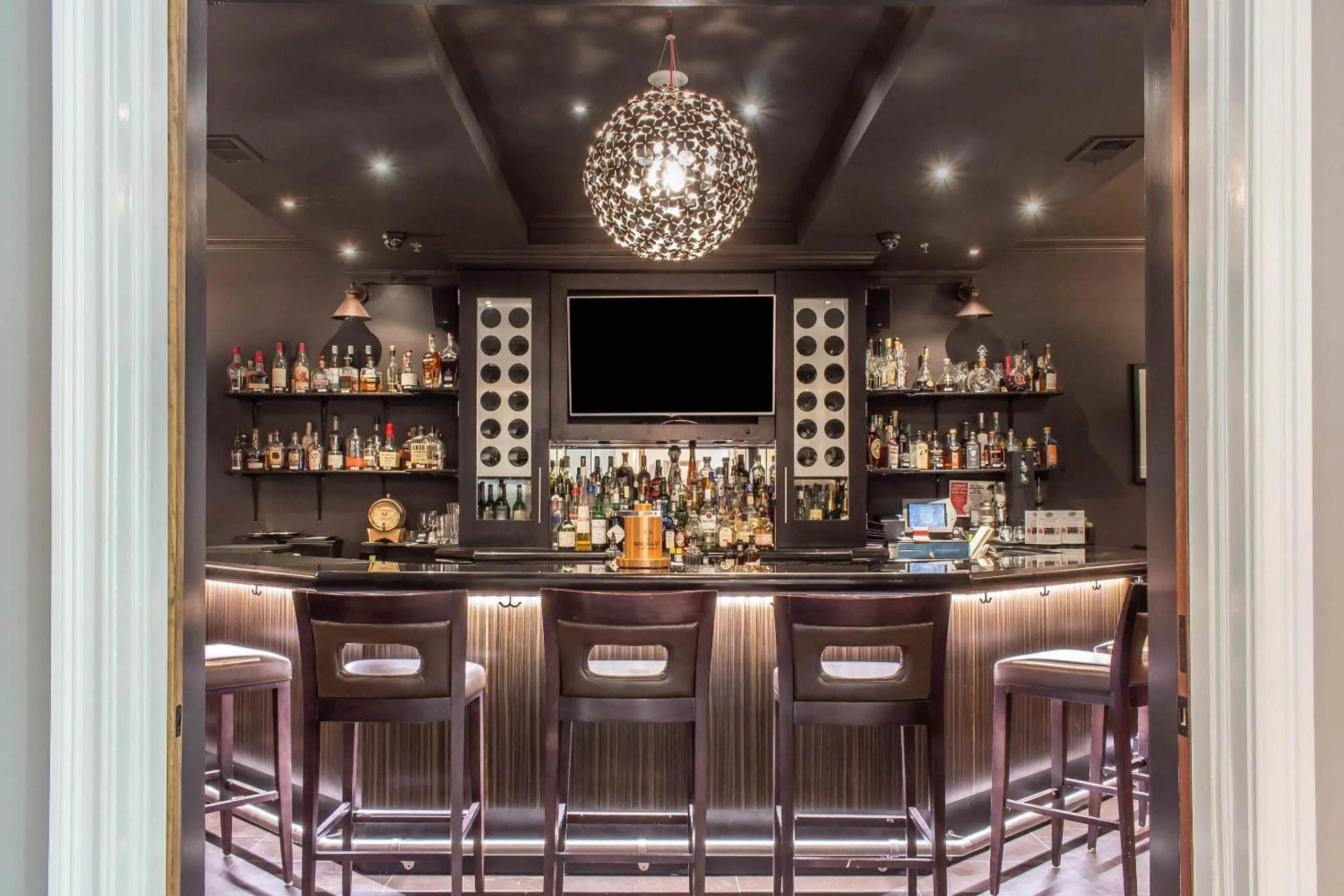 Restaurant/places to eat in The Peacock Inn, an Ascend Collection Hotel