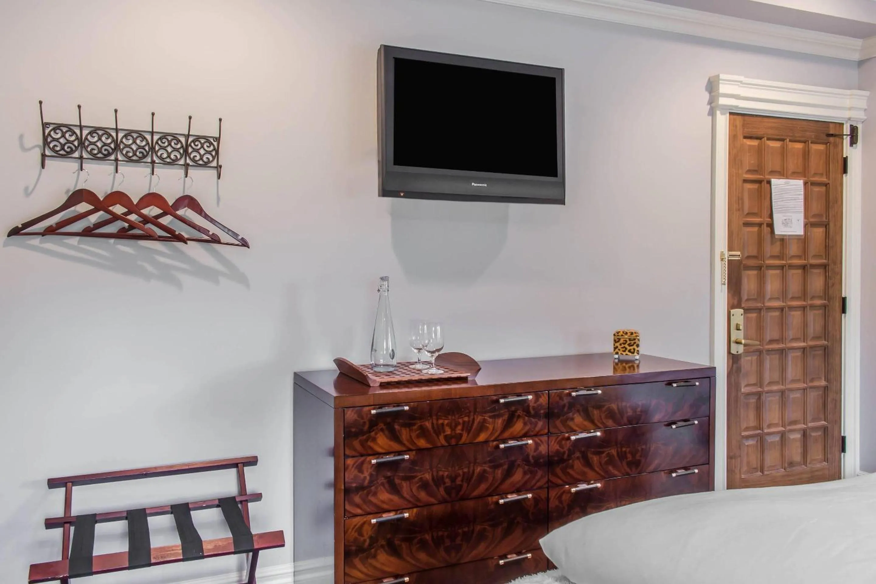 Bedroom in The Peacock Inn, an Ascend Collection Hotel