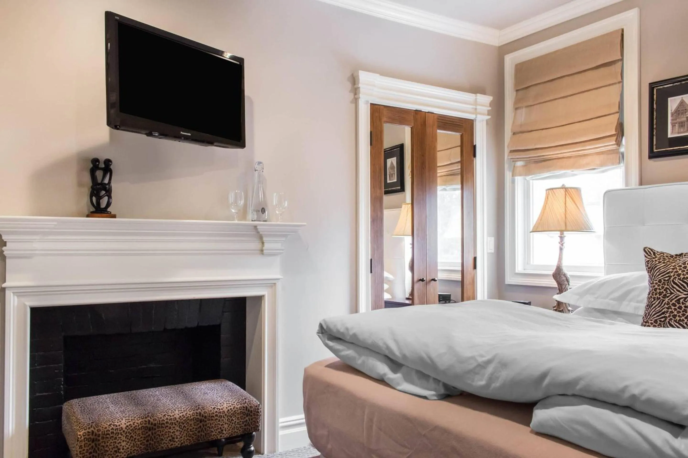 Bedroom, Bed in The Peacock Inn, an Ascend Collection Hotel