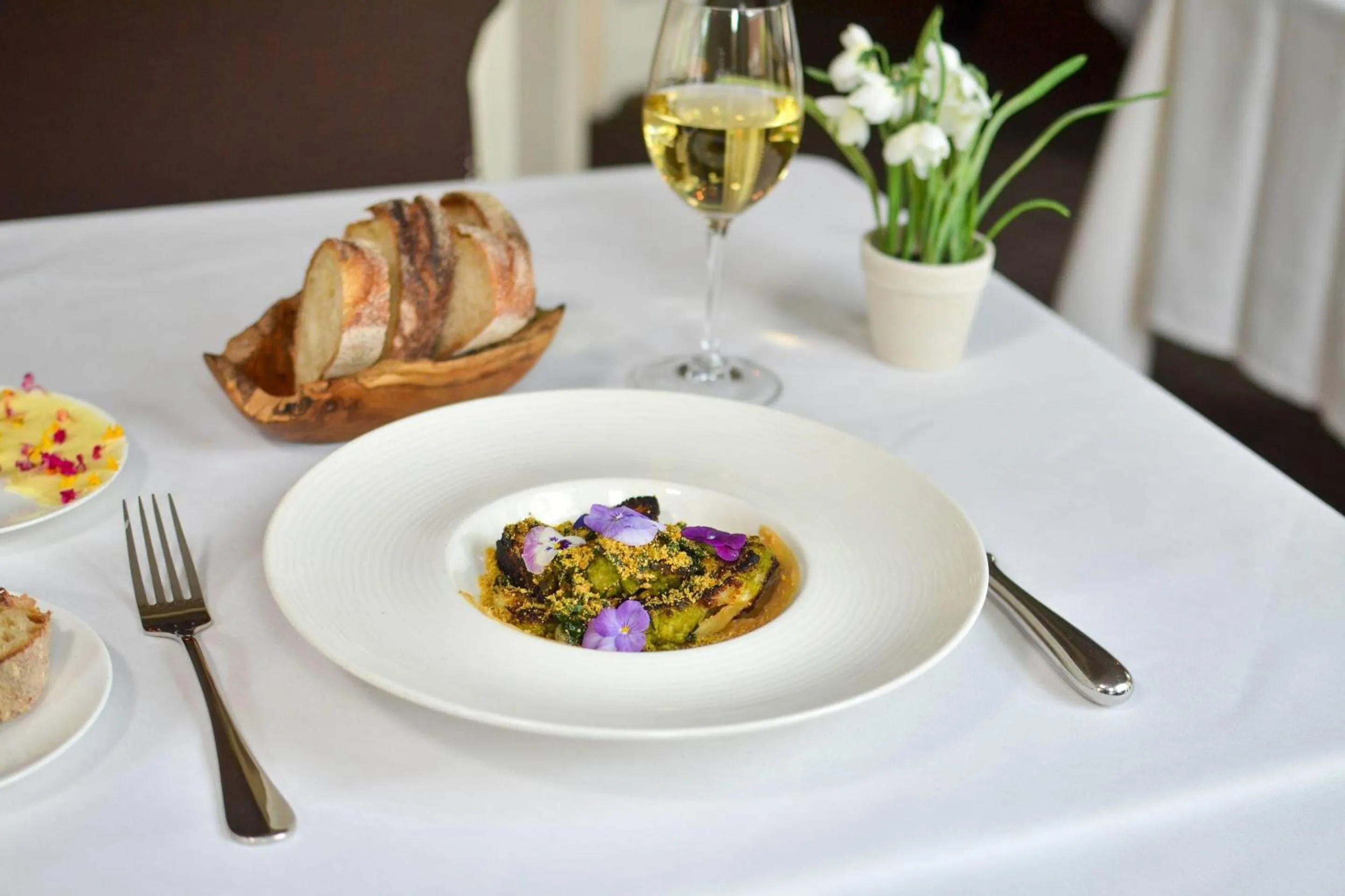 Restaurant/places to eat in The Peacock Inn, an Ascend Collection Hotel