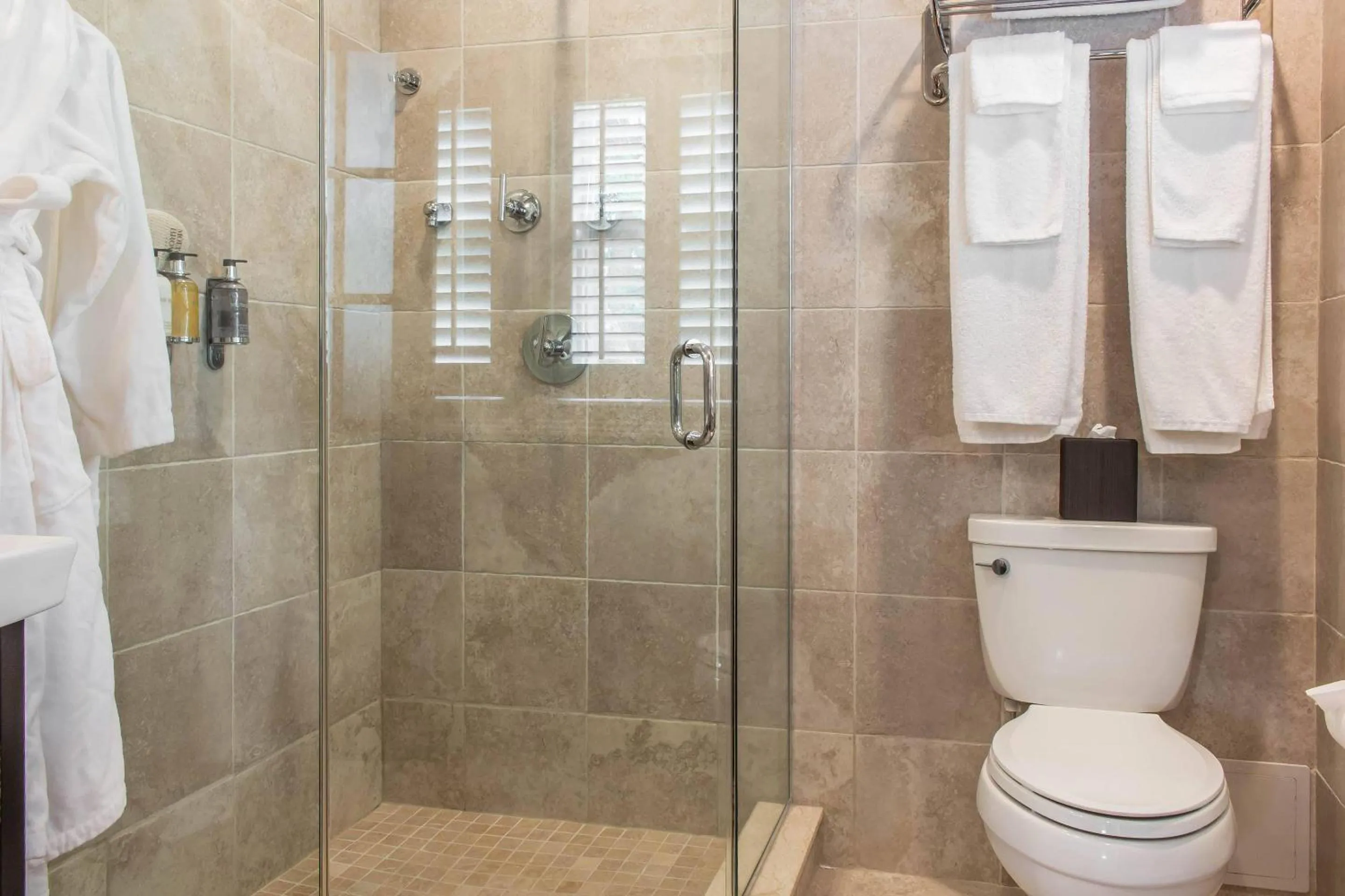 Bedroom in The Peacock Inn, an Ascend Collection Hotel