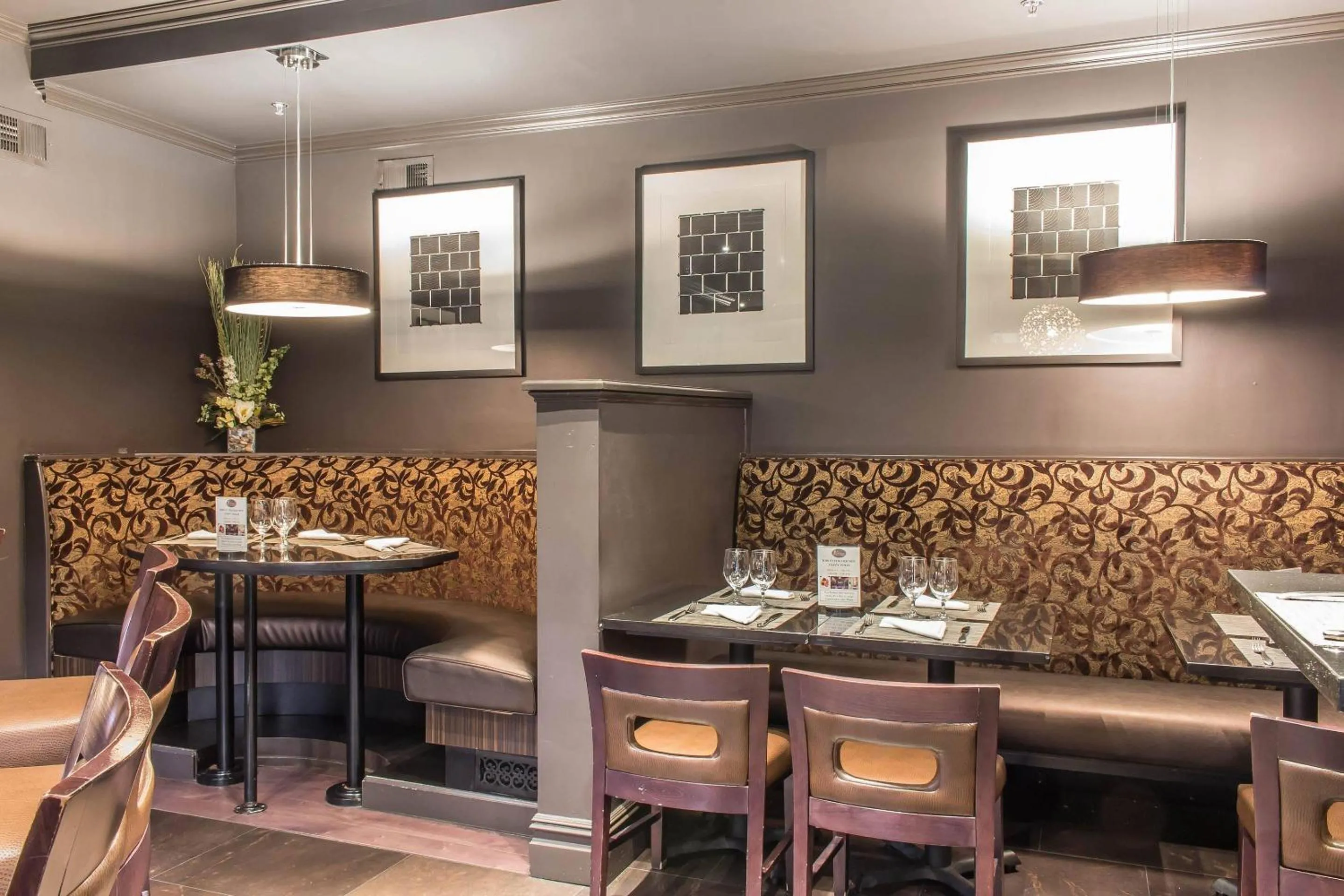 Restaurant/places to eat in The Peacock Inn, an Ascend Collection Hotel