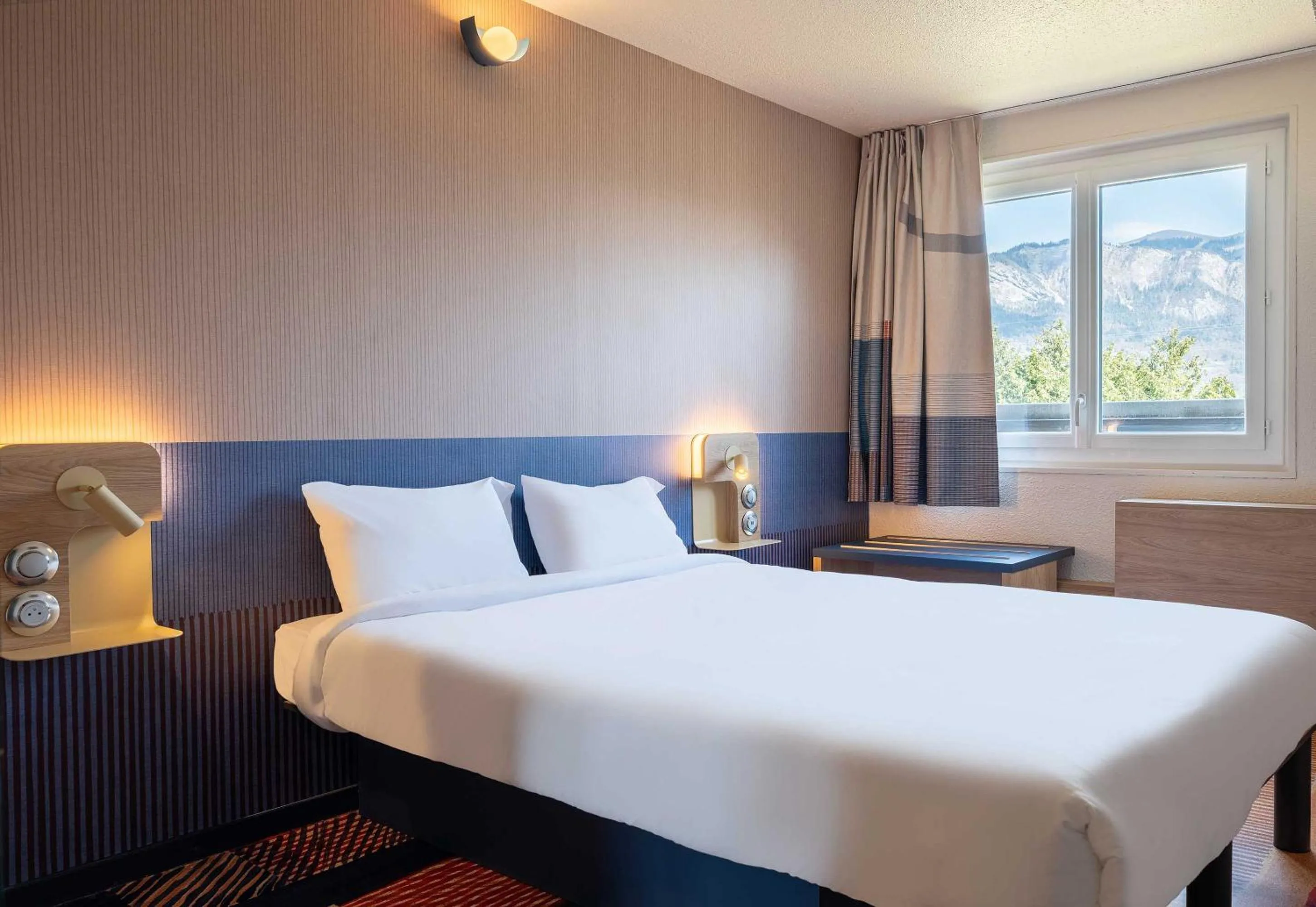 Bedroom, Bed in B&B HOTEL Saint-Pierre-en-Faucigny Bonneville