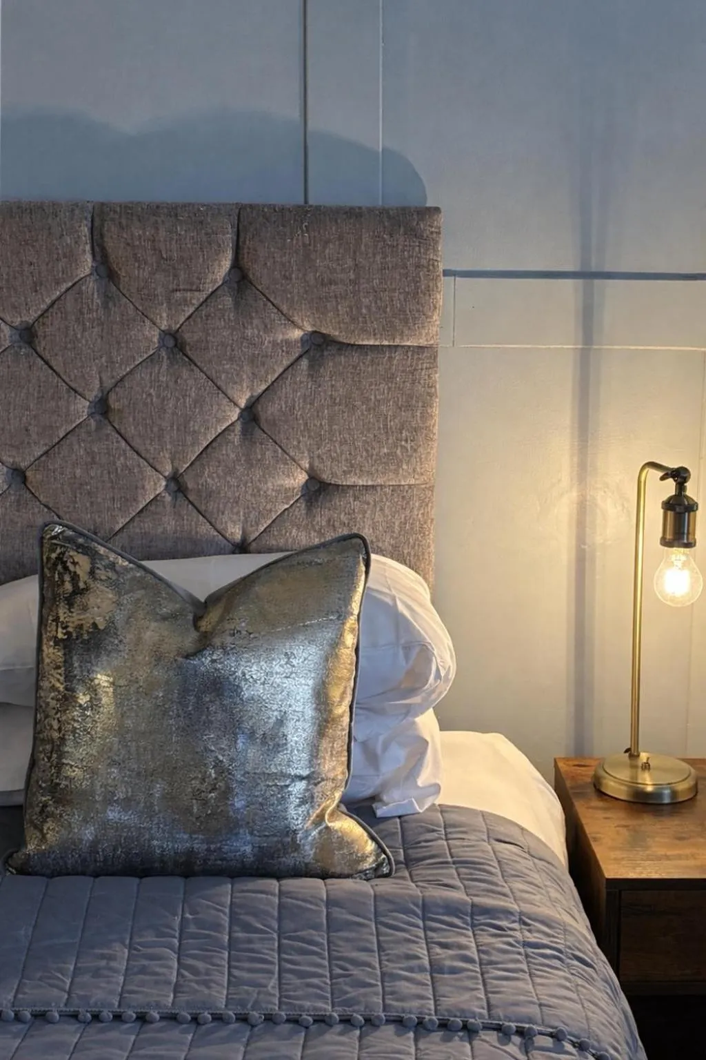 Bed in The Red Lion & Cellar Room, Betchworth