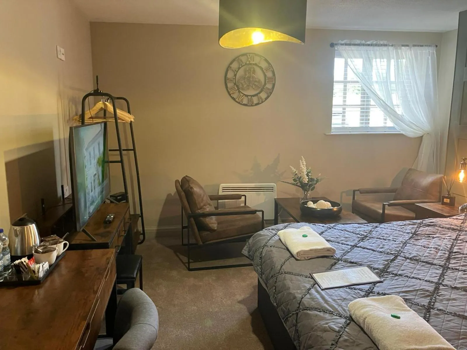 Bed in The Red Lion & Cellar Room, Betchworth