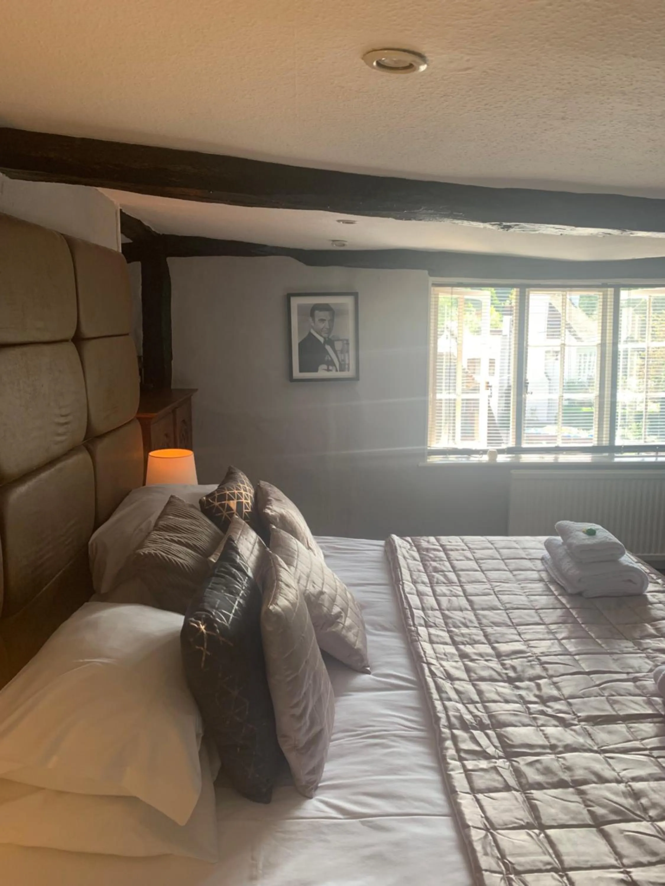Bed in The Red Lion & Cellar Room, Betchworth