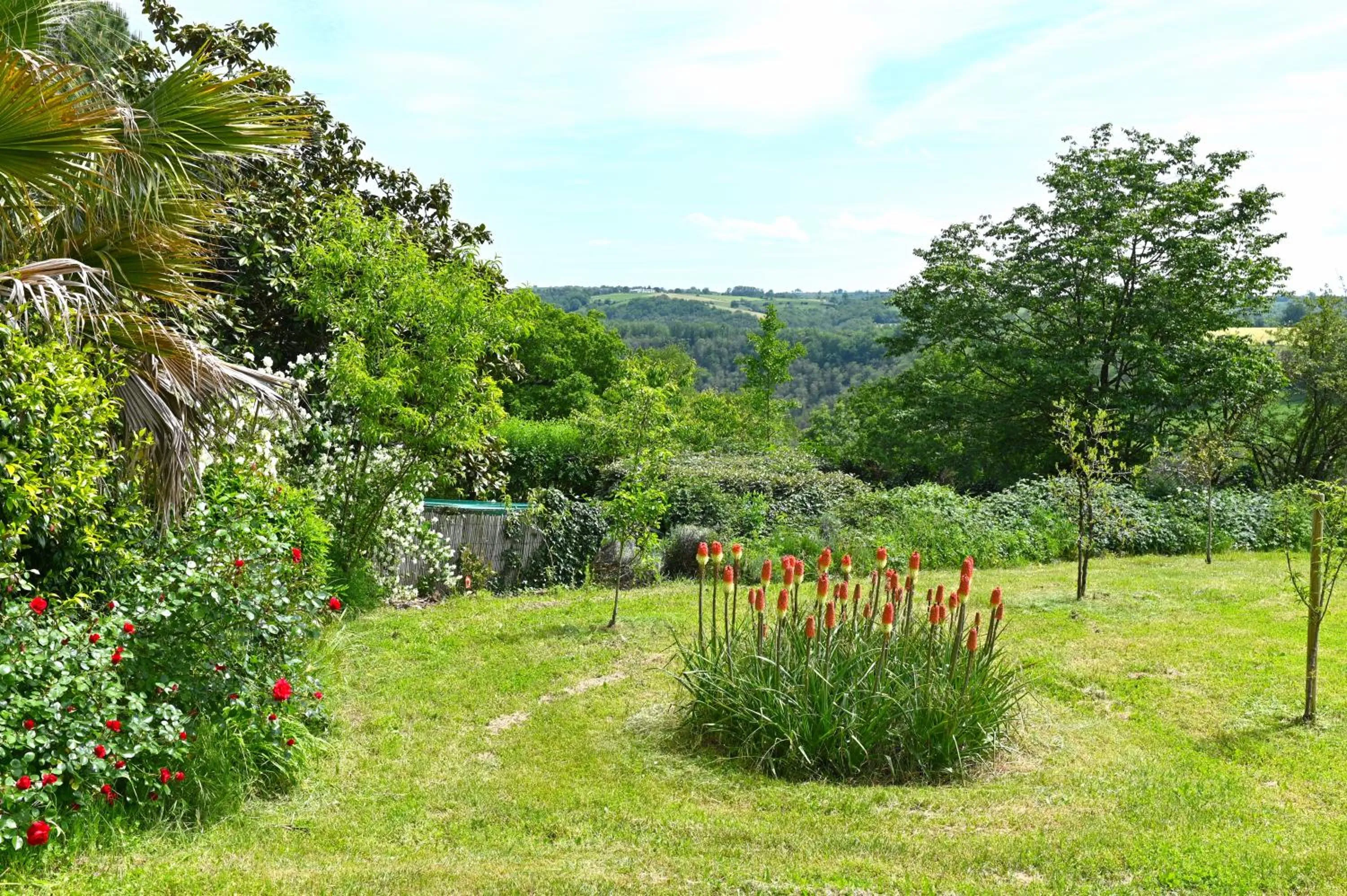 Garden in Chambres d'Hôtes Le Puits d'Amour
