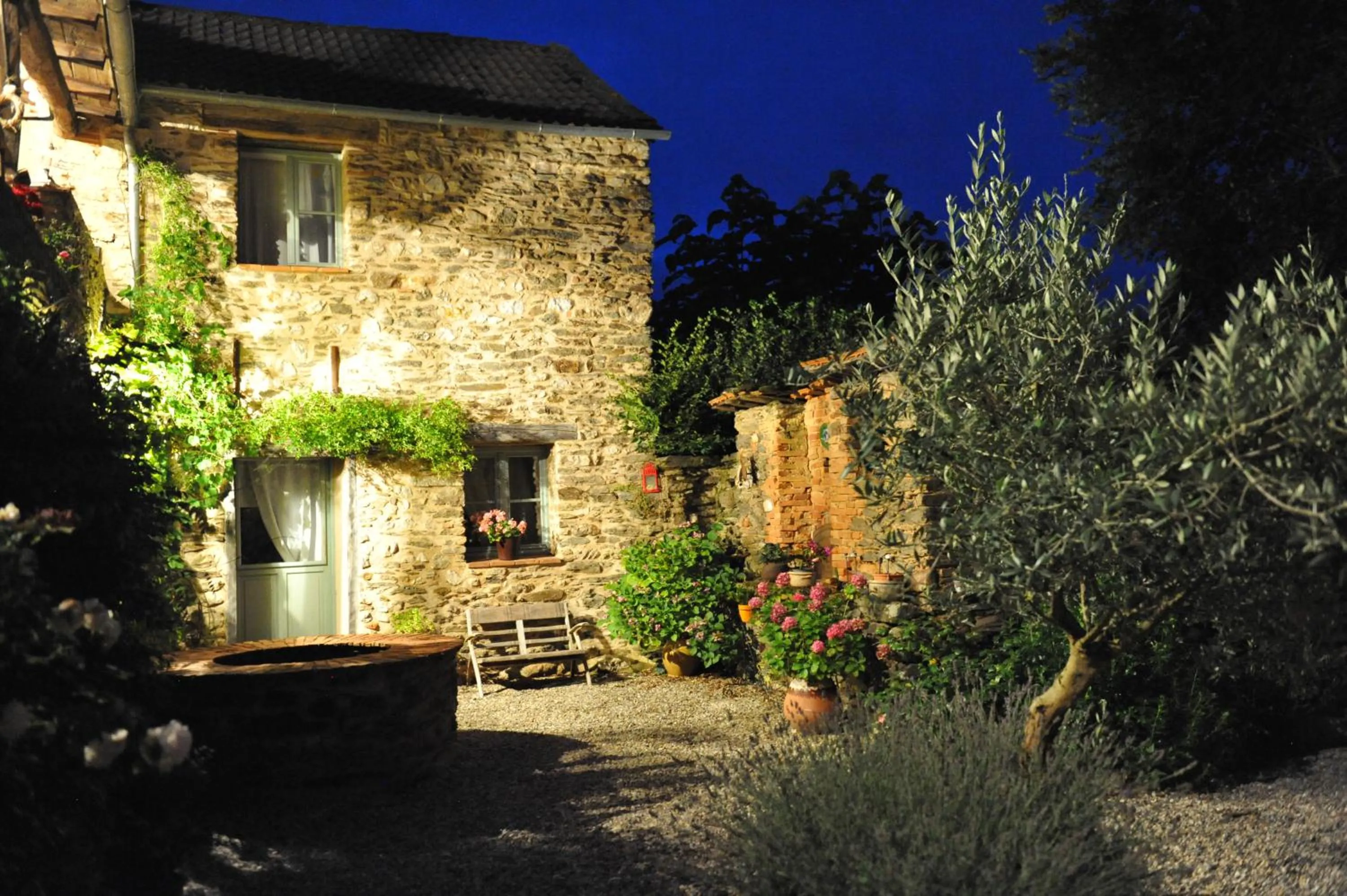 Patio in Chambres d'Hôtes Le Puits d'Amour