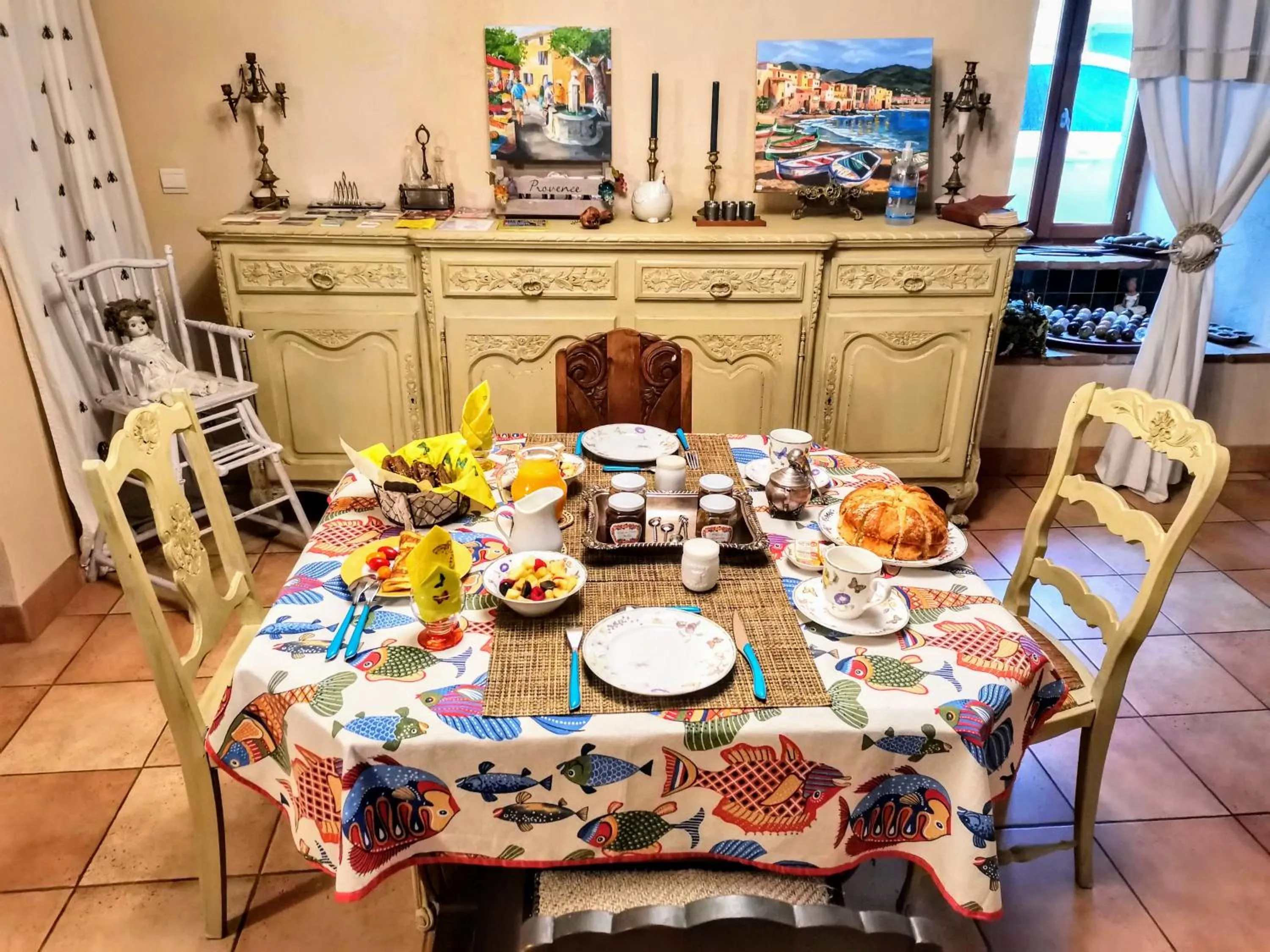 Continental breakfast in Chambres d'Hôtes Le Puits d'Amour