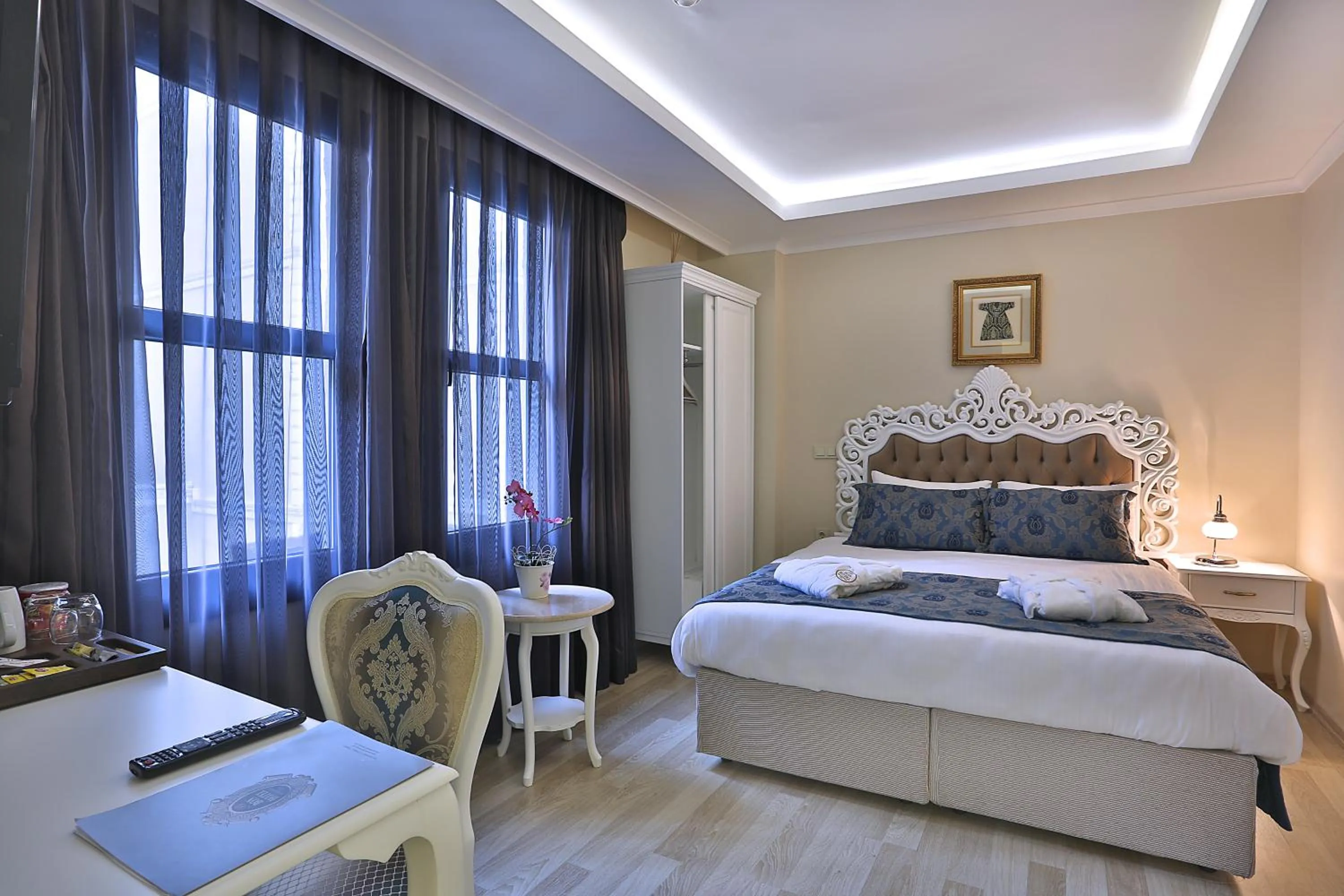 Photo of the whole room, Bed in Basilica Guest House