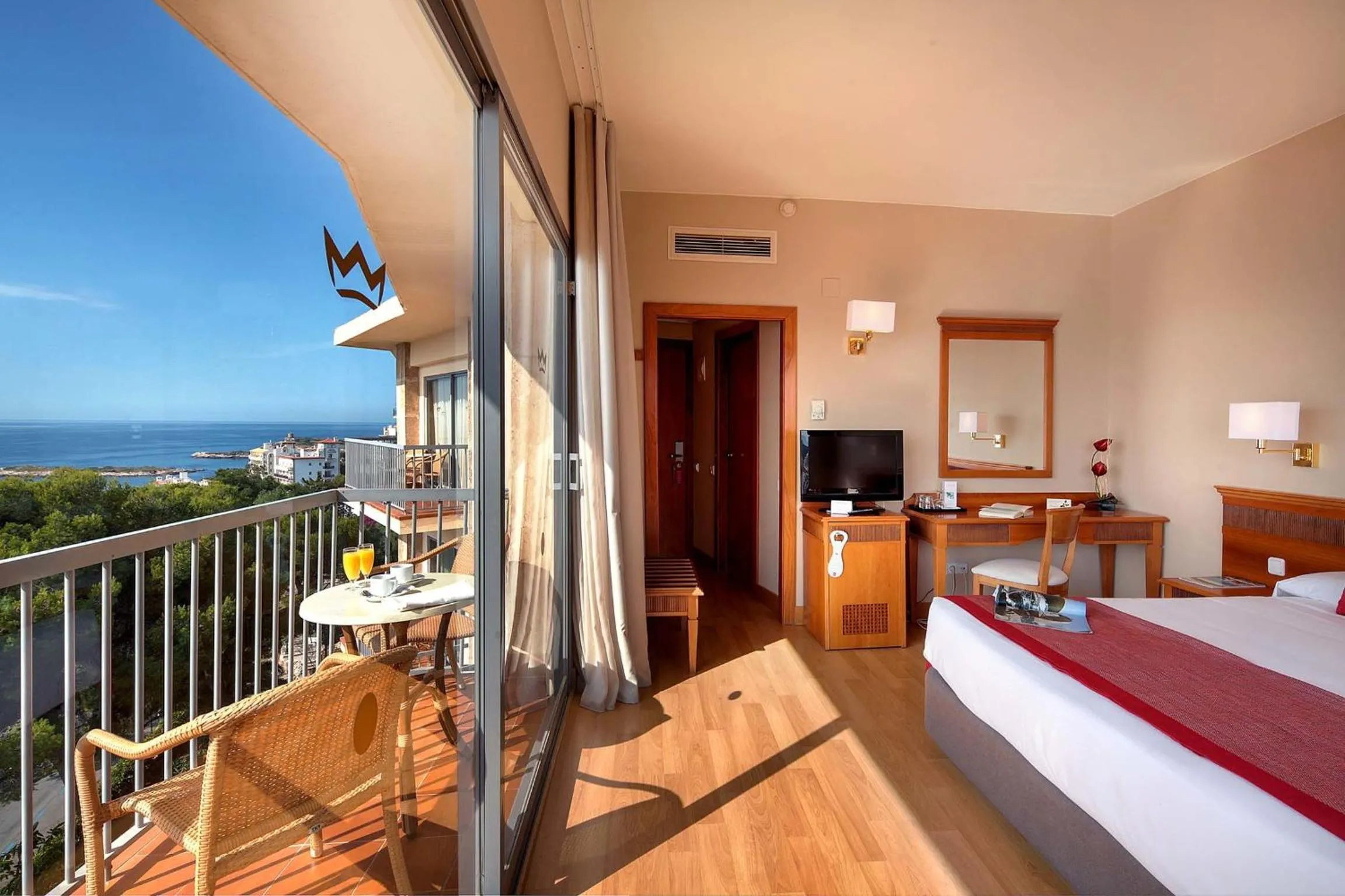 Bedroom, Bed in Bonanza Park Hotel by Olivia Hotels Collection