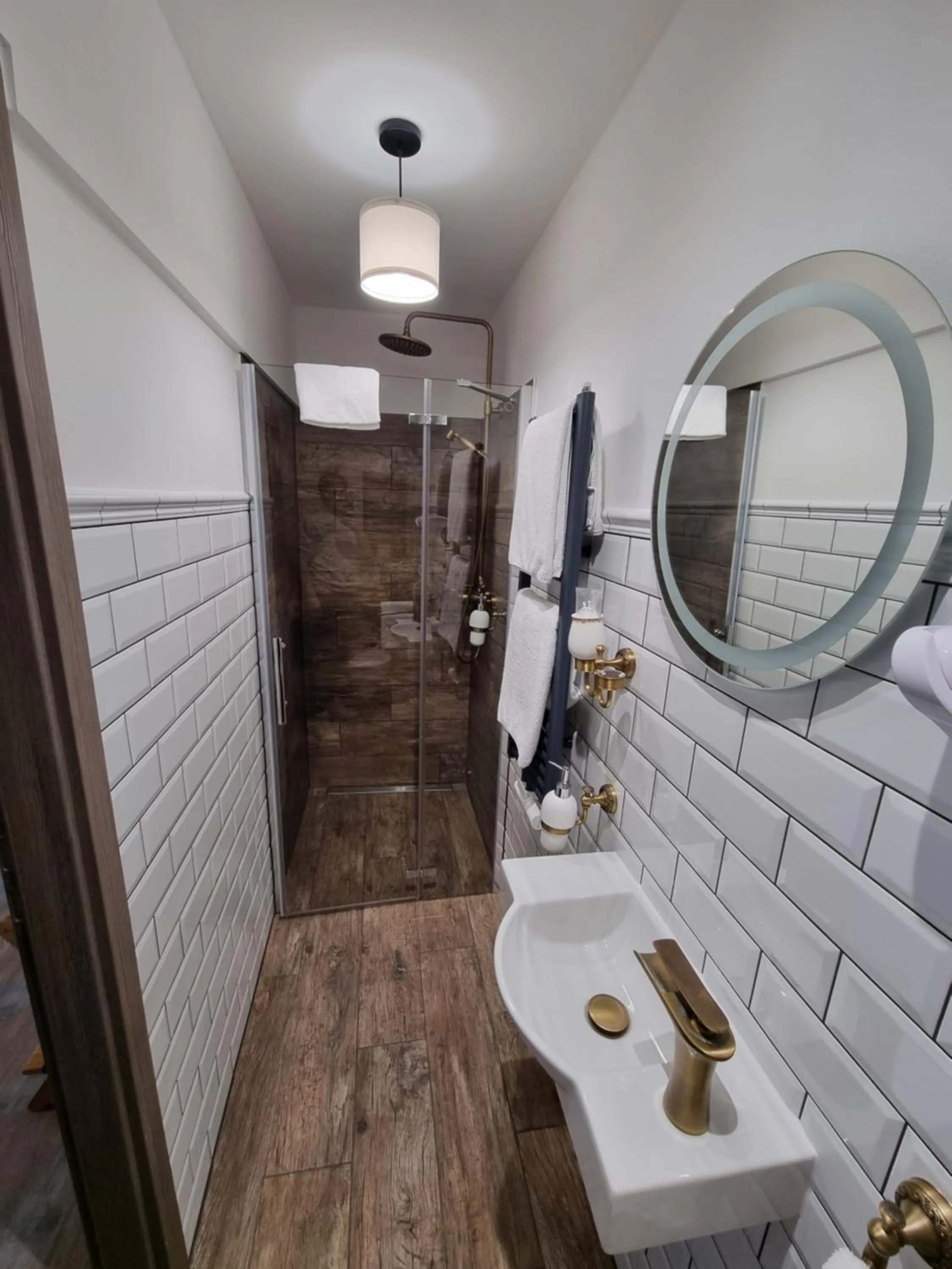 Shower in Hotel Zur Post