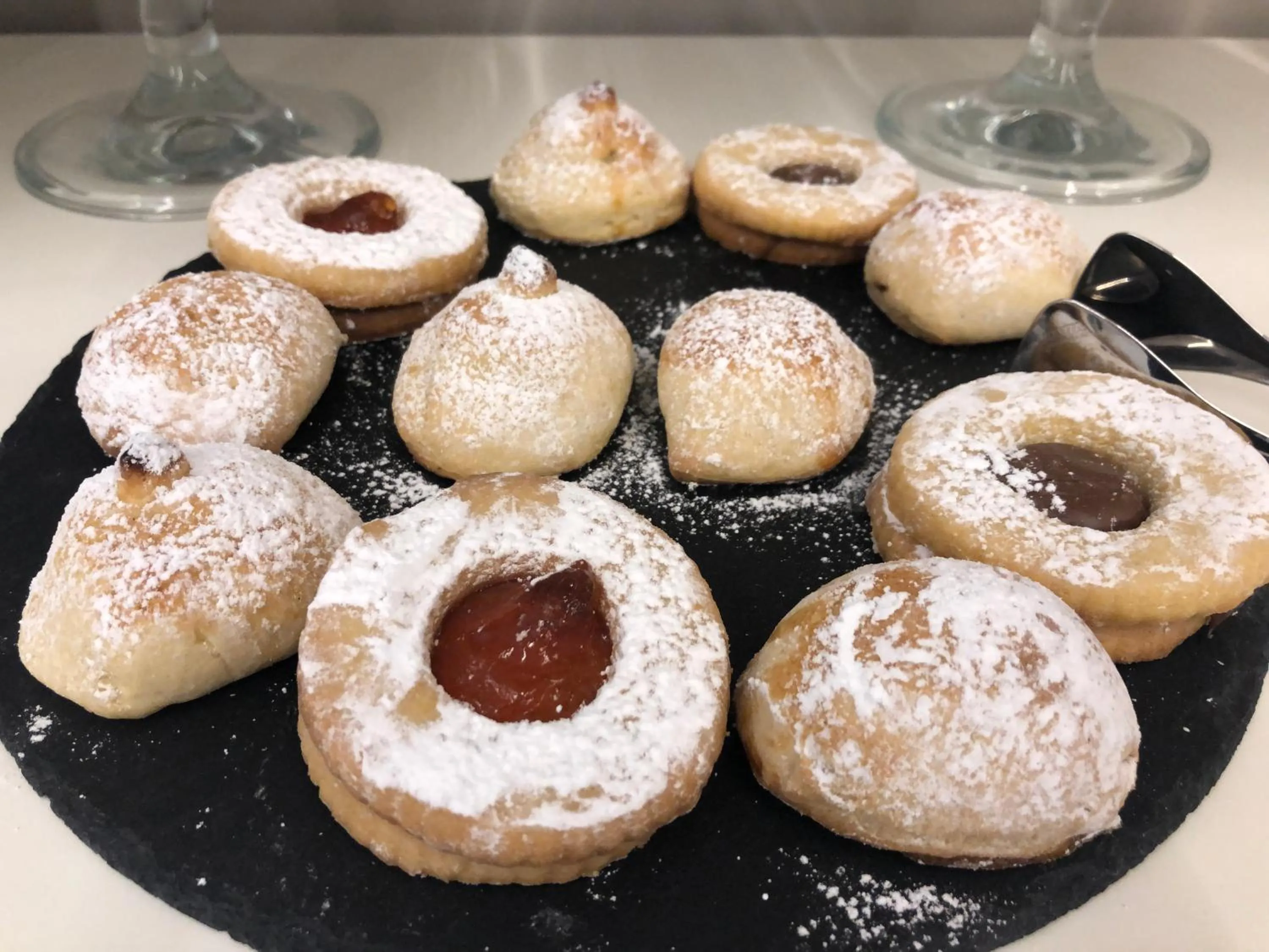 Food and drinks in ETNEA STYLE CATANIA LUXURY ROOMS