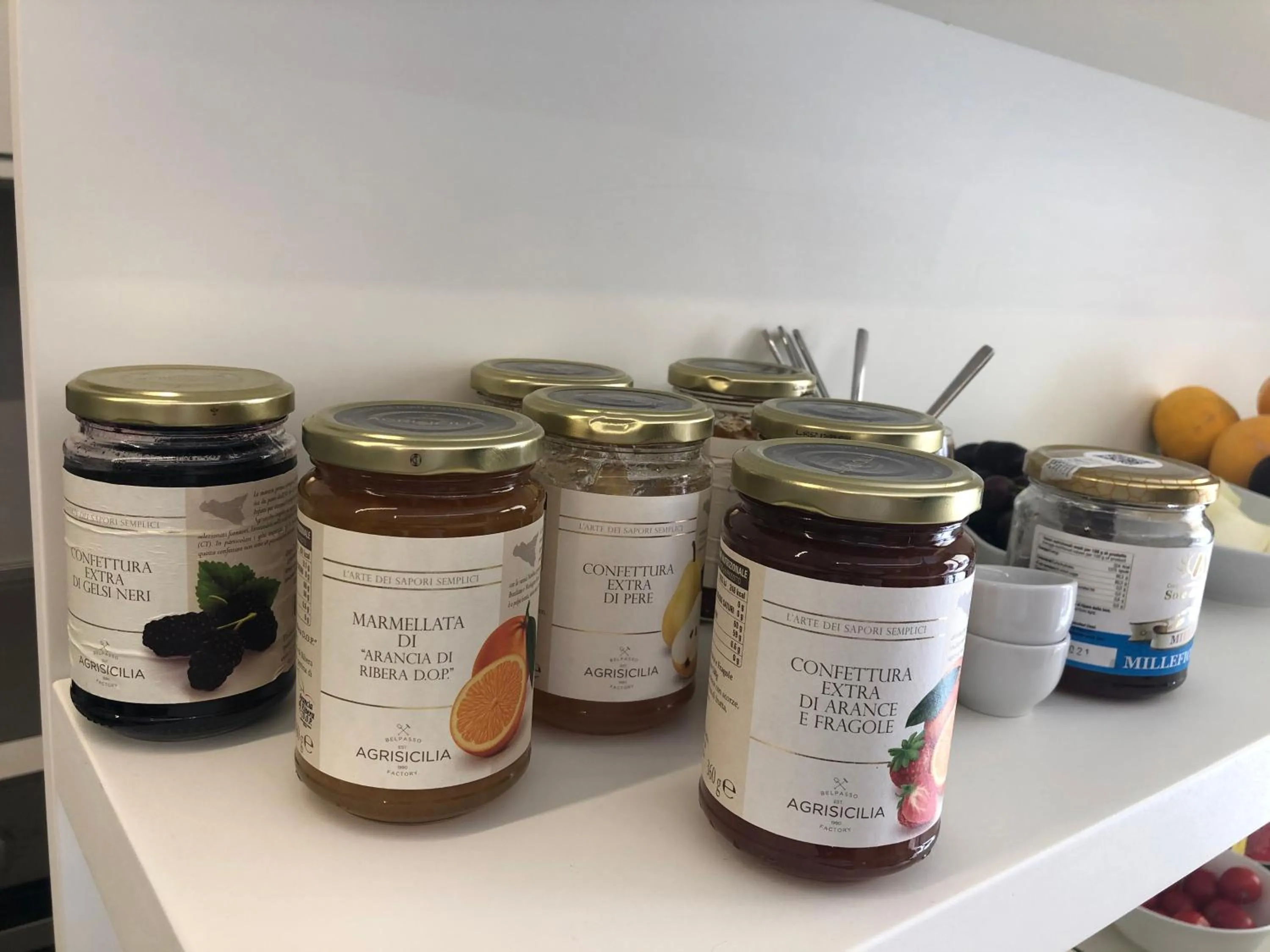 Food and drinks in ETNEA STYLE CATANIA LUXURY ROOMS