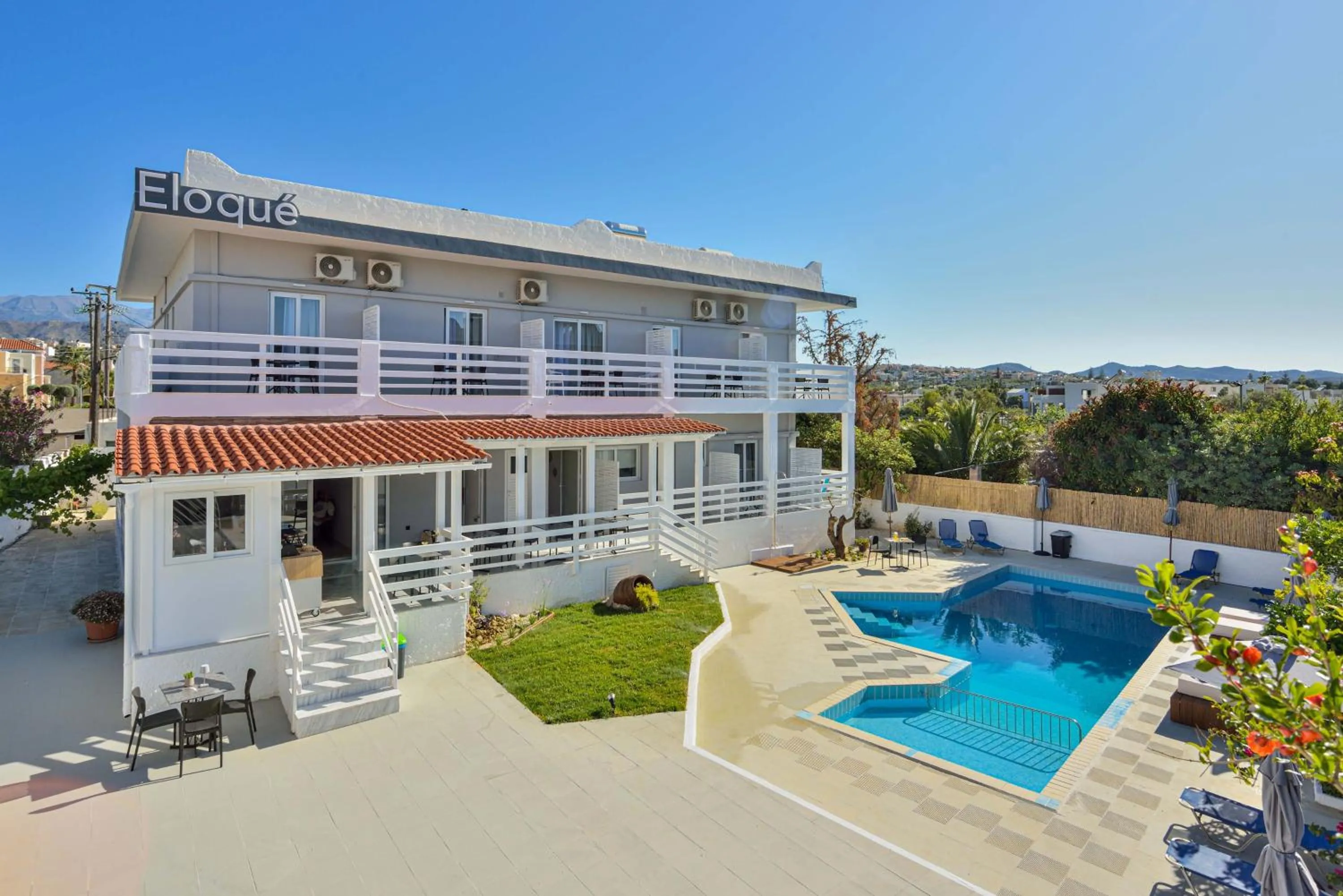 Property building in Eloque Simple living space