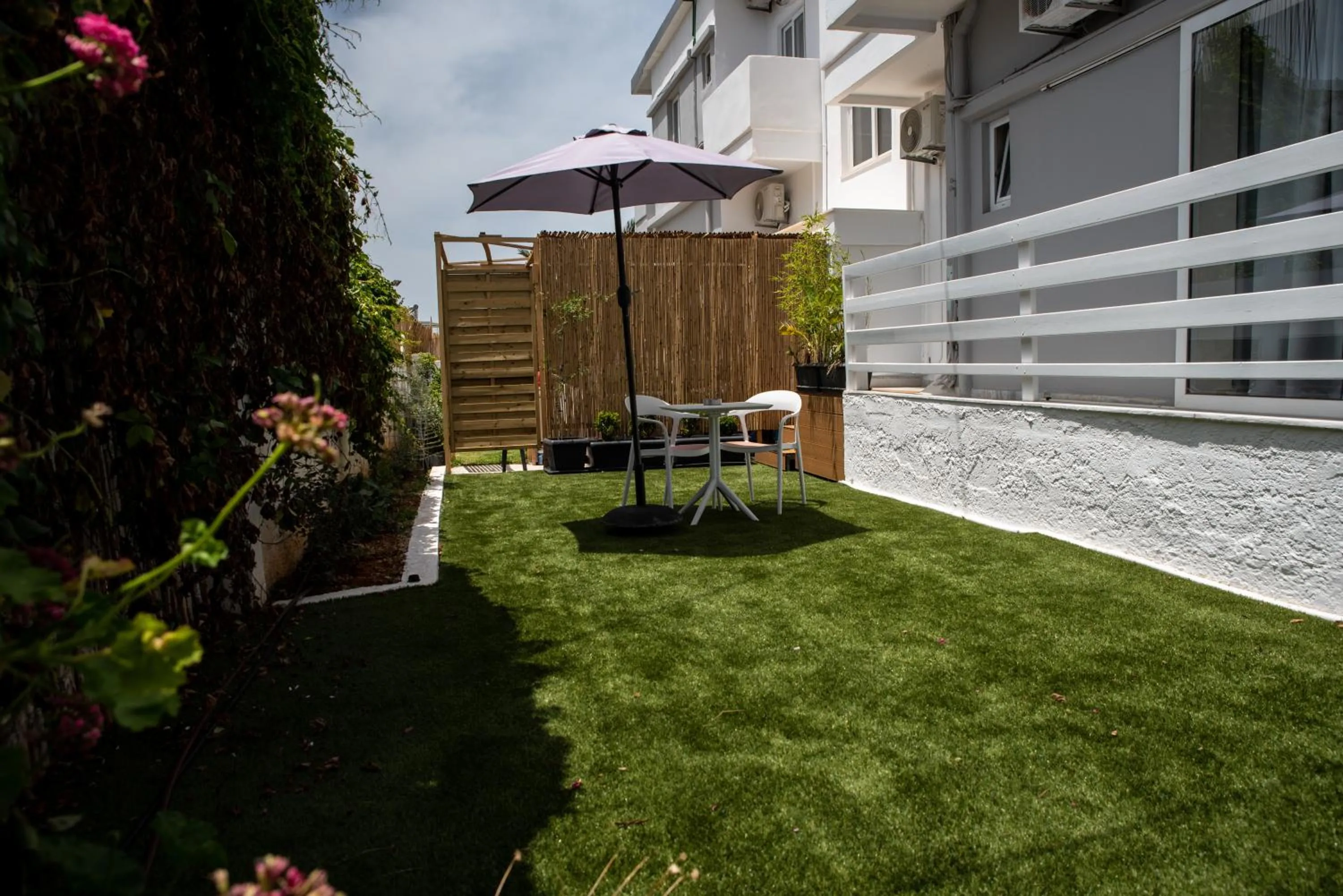 Balcony/Terrace in Eloque Simple living space