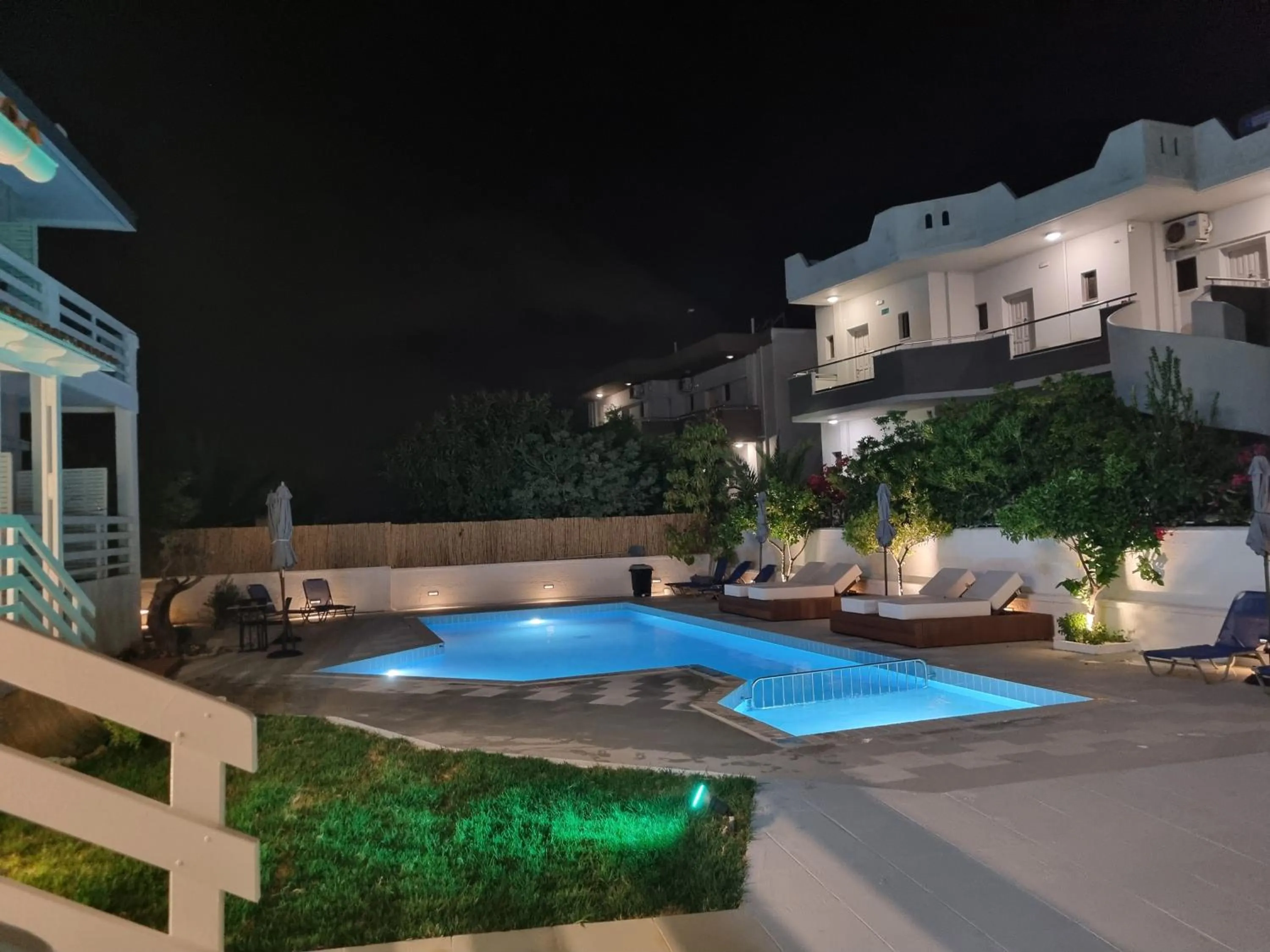 Garden view in Eloque Simple living space