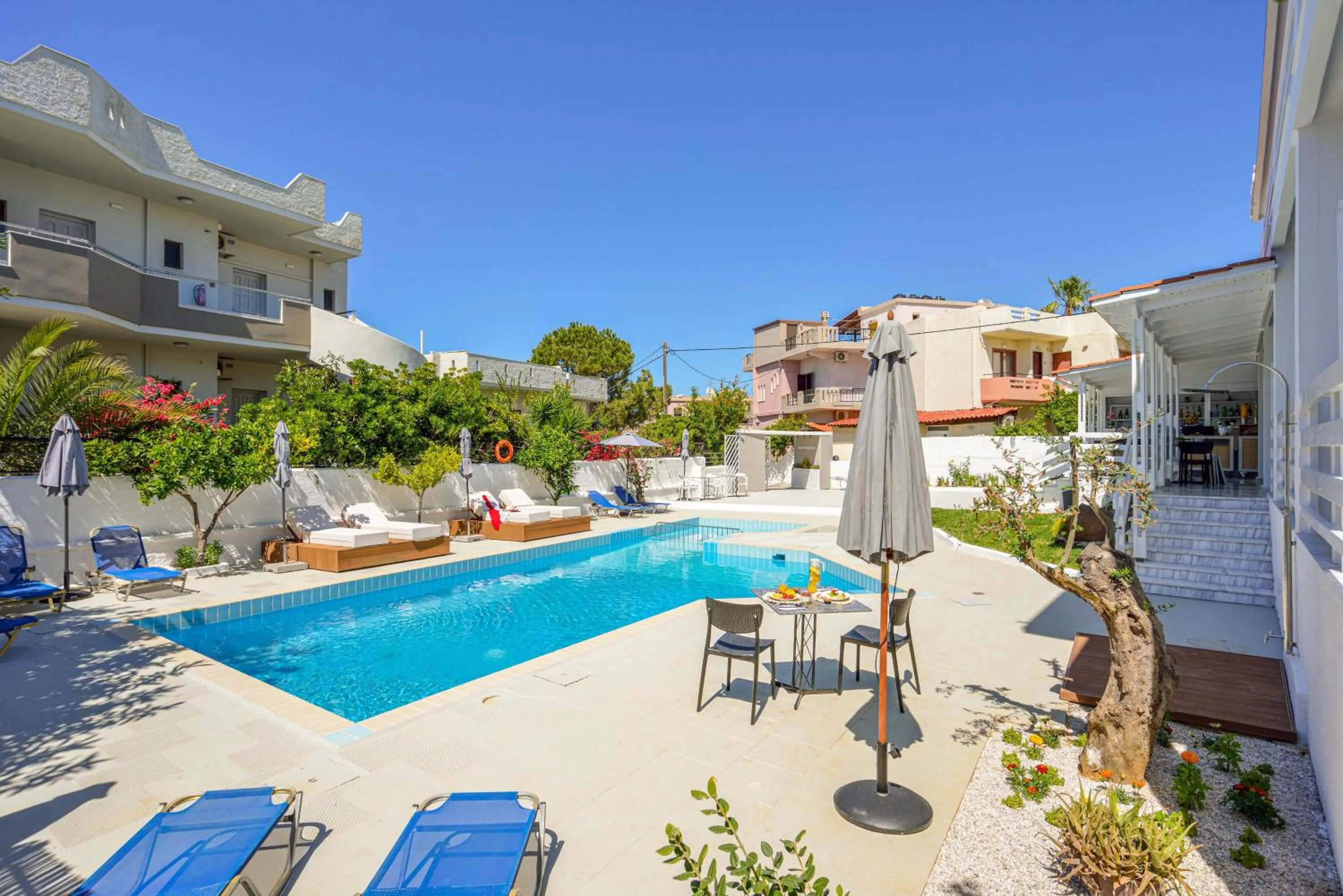 Patio in Eloque Simple living space