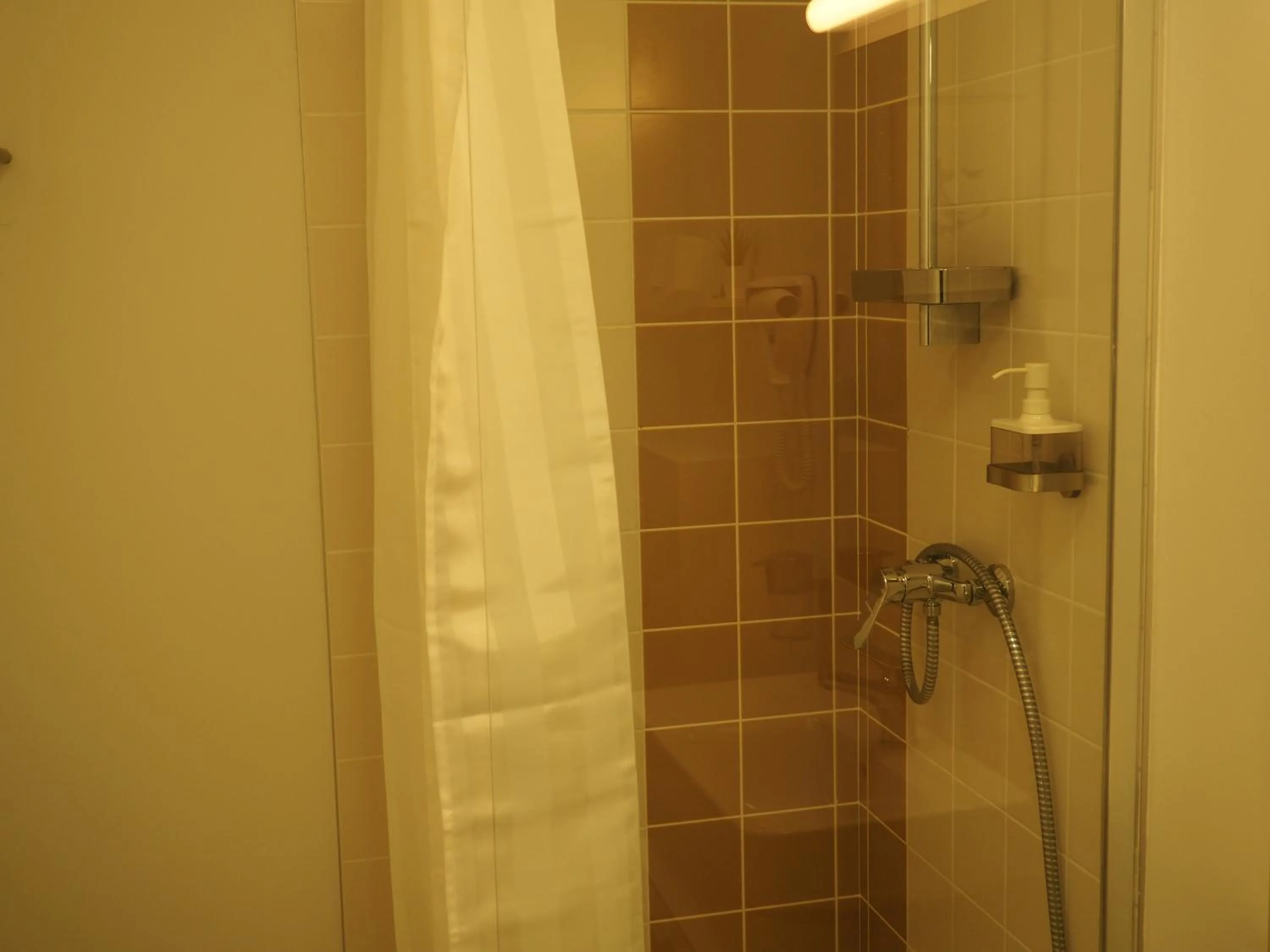 Shower in Résidence Ramblas