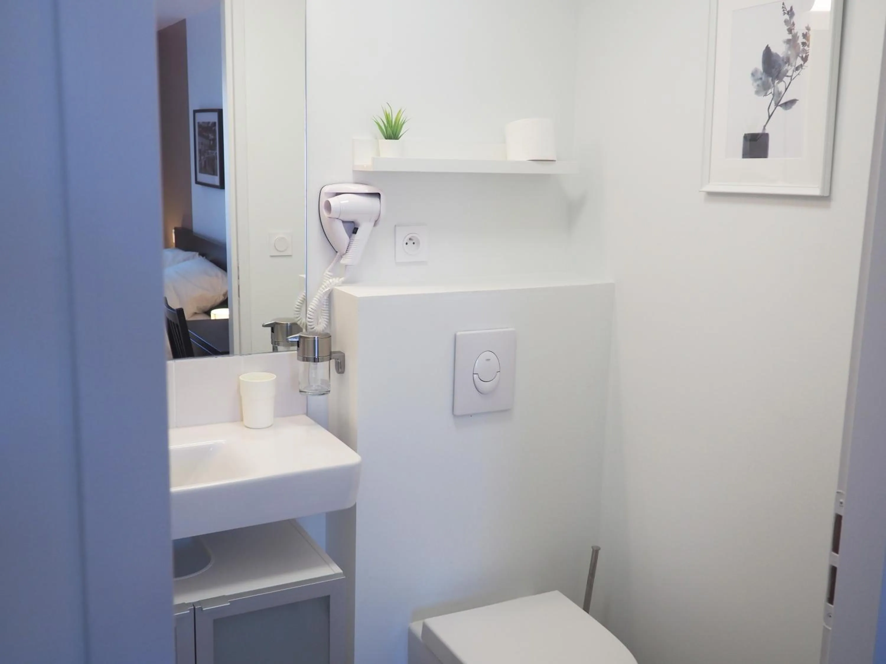 Toilet in Résidence Ramblas