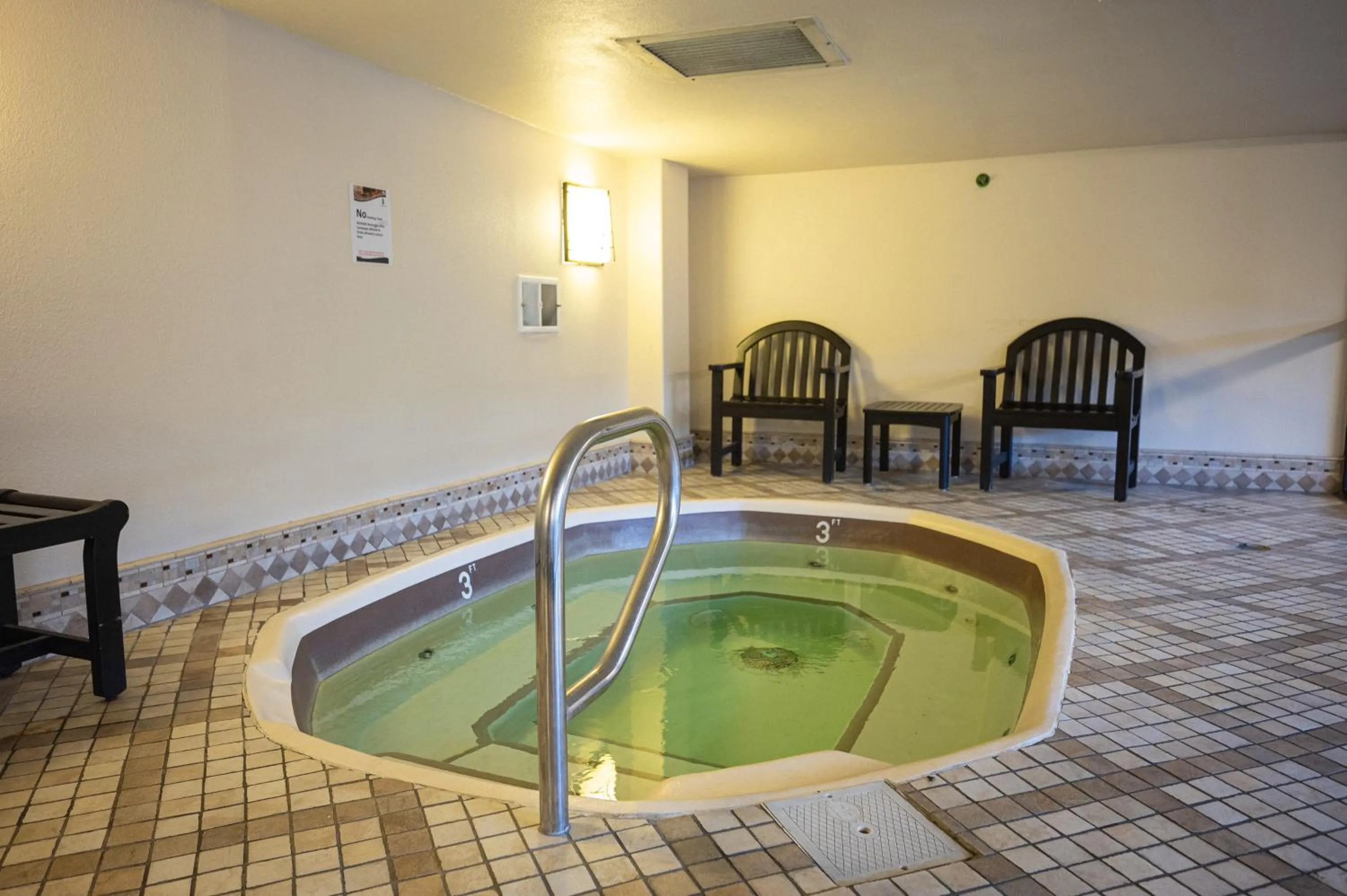 Hot Tub in Stay Together Suites on The Strip - 2 Bedroom Condo 926