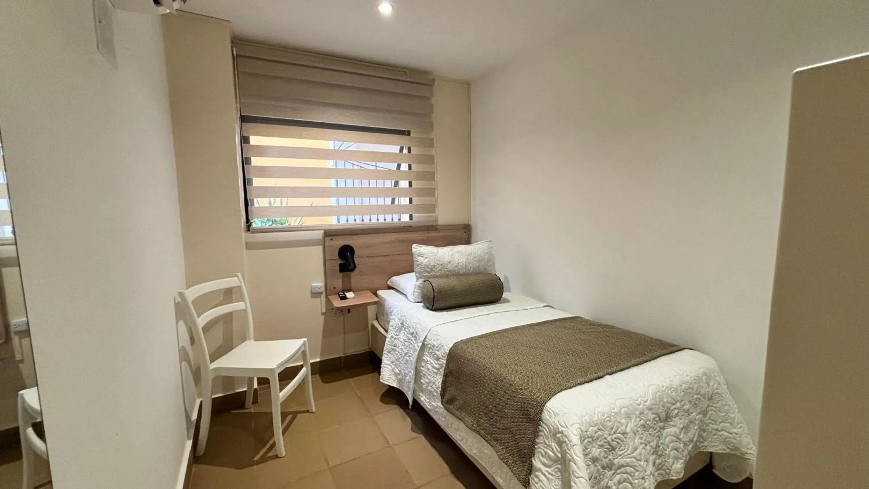 Single Room with Shared Bathroom in Hotel La Gloria Single Room with Shared Bathroom in Hotel La Gloria