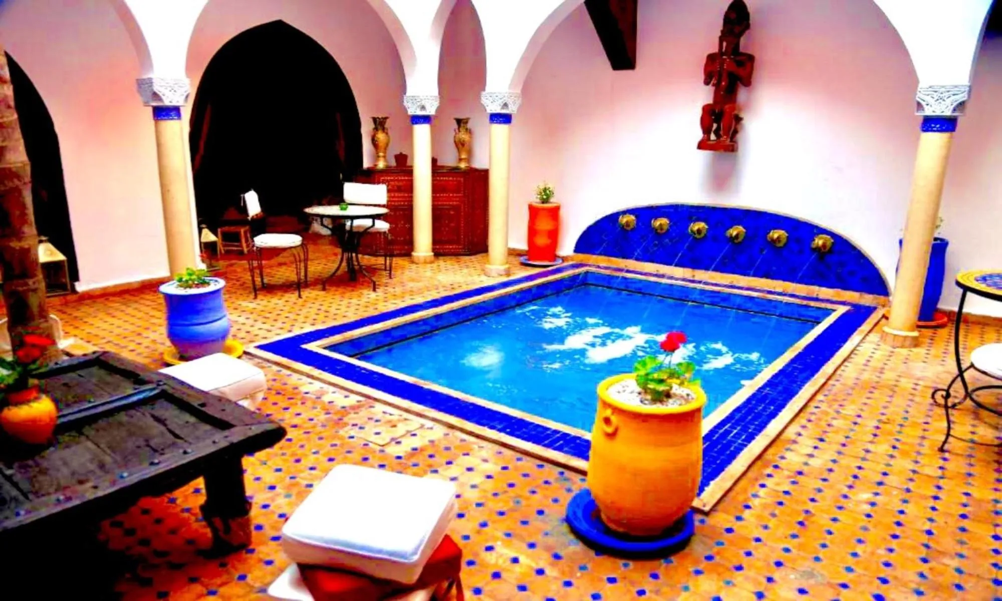 Swimming pool in Riad Rêve d Antan