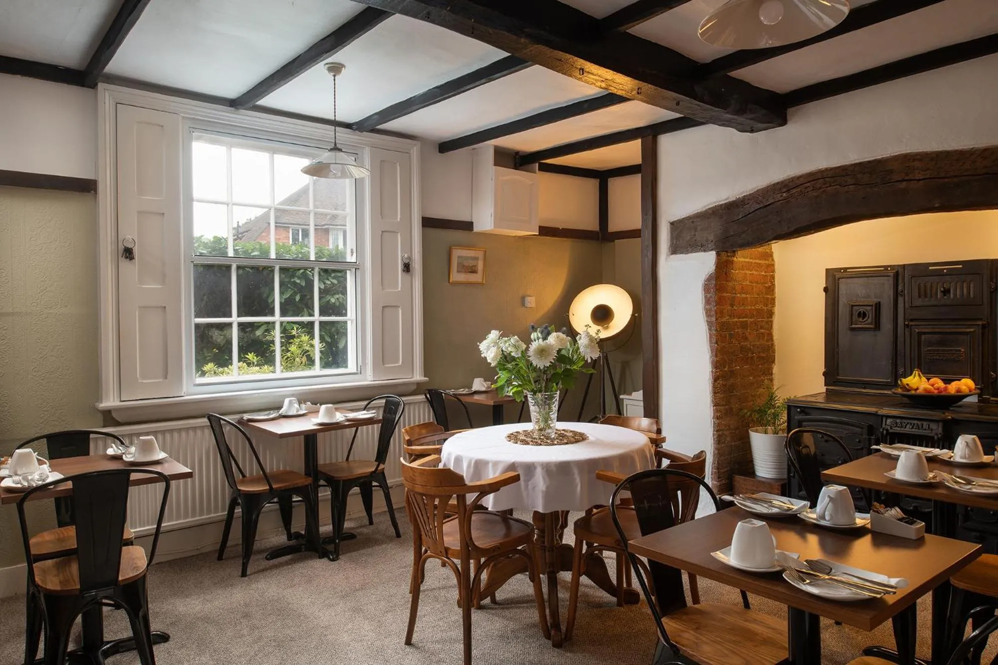 Dining area in Springfield House - Birmingham Airport & NEC