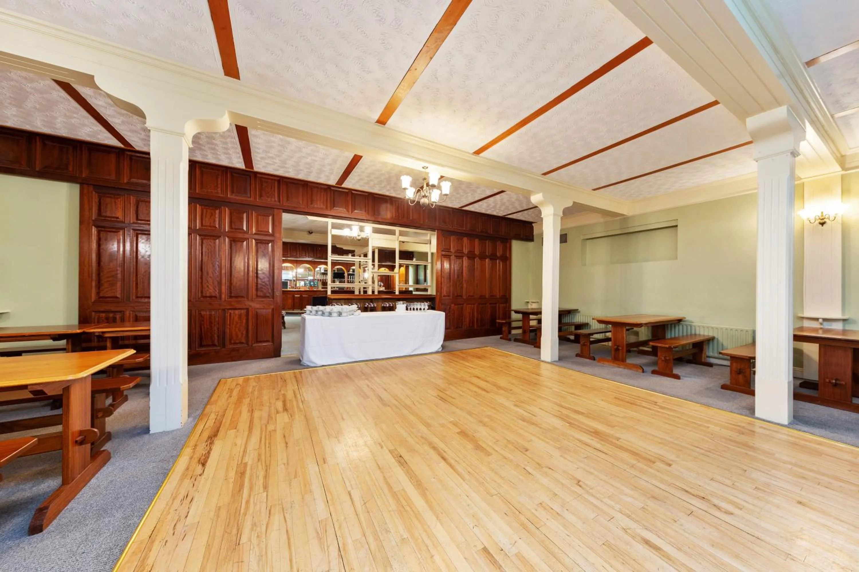 Lounge or bar in Gold Coast Resort Dungarvan