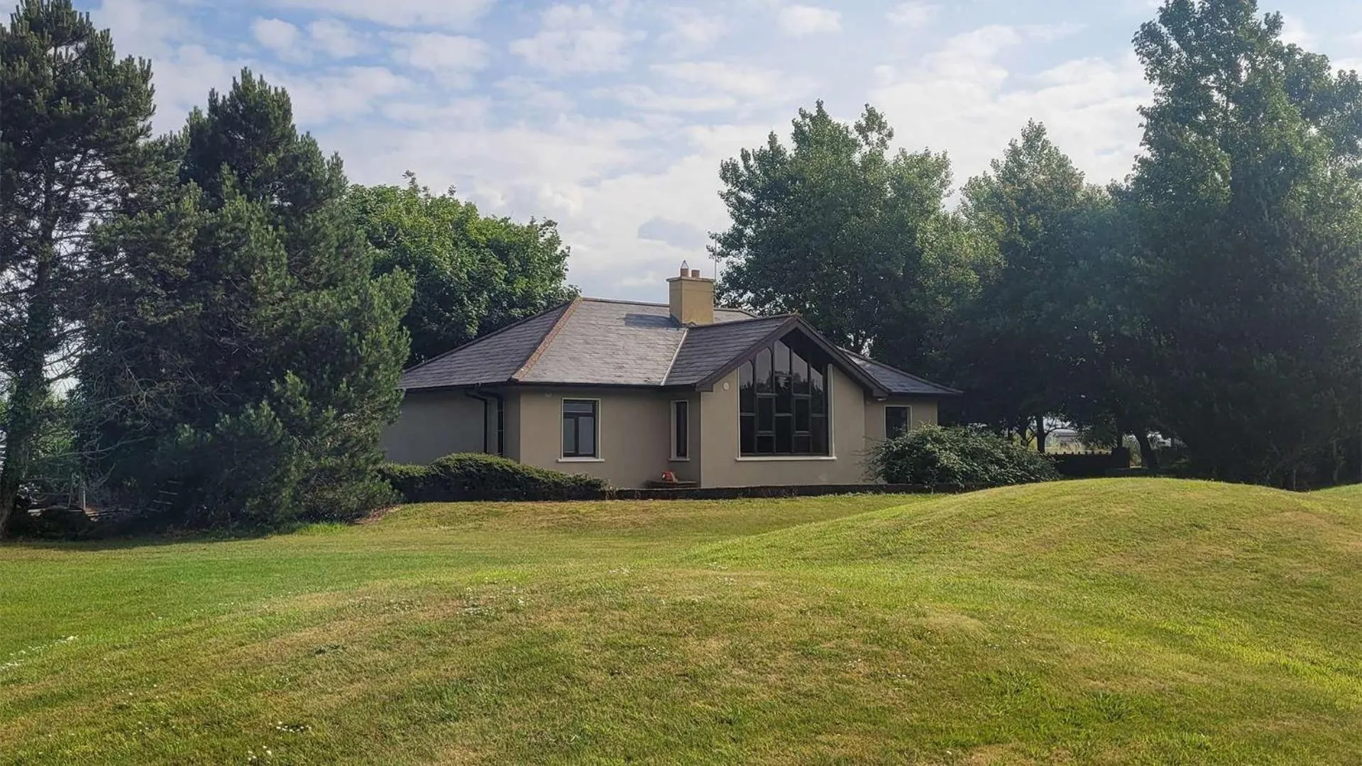 Property building in Gold Coast Resort Dungarvan