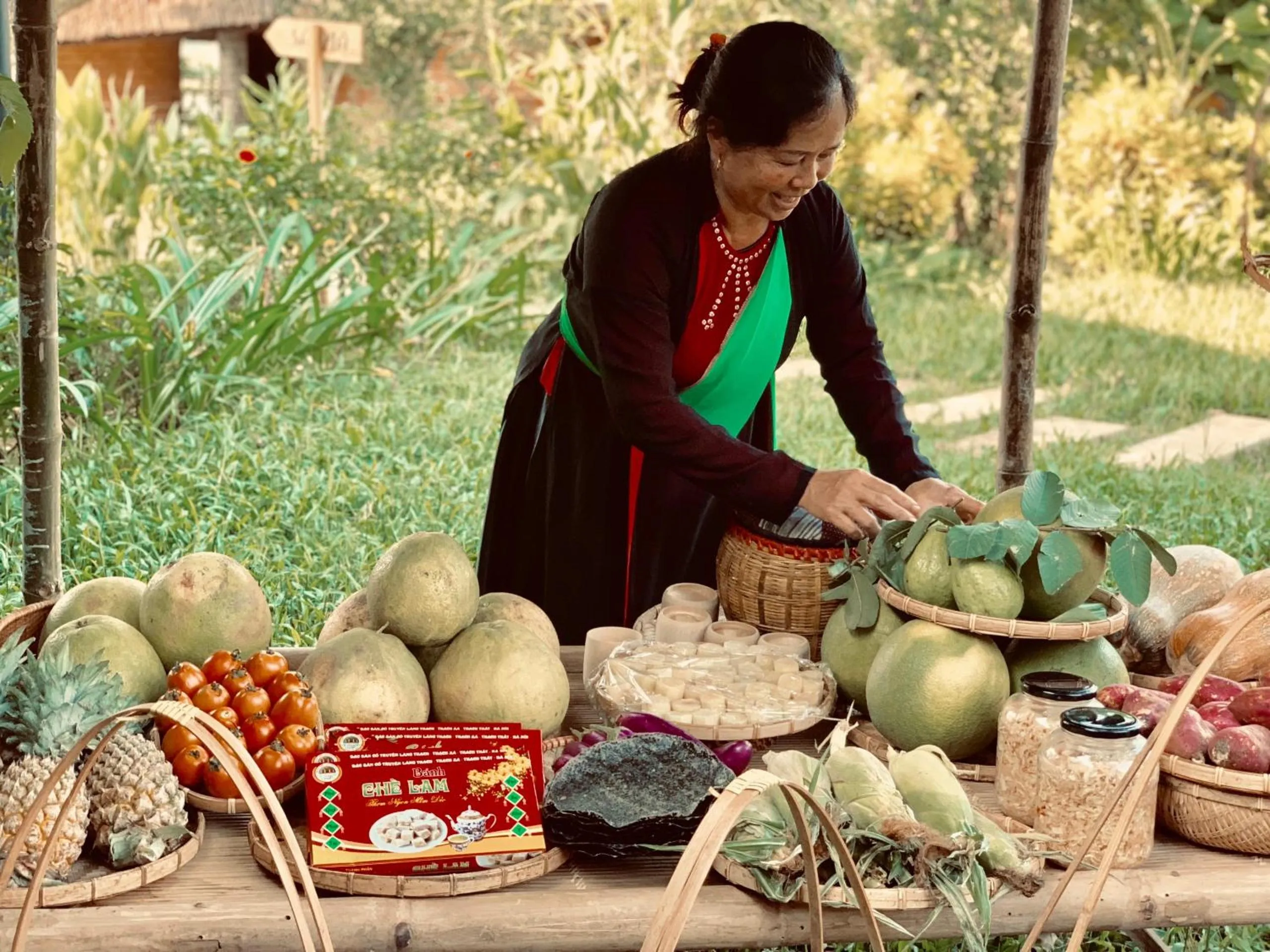 Staff in Tomodachi Retreat - Làng Mít