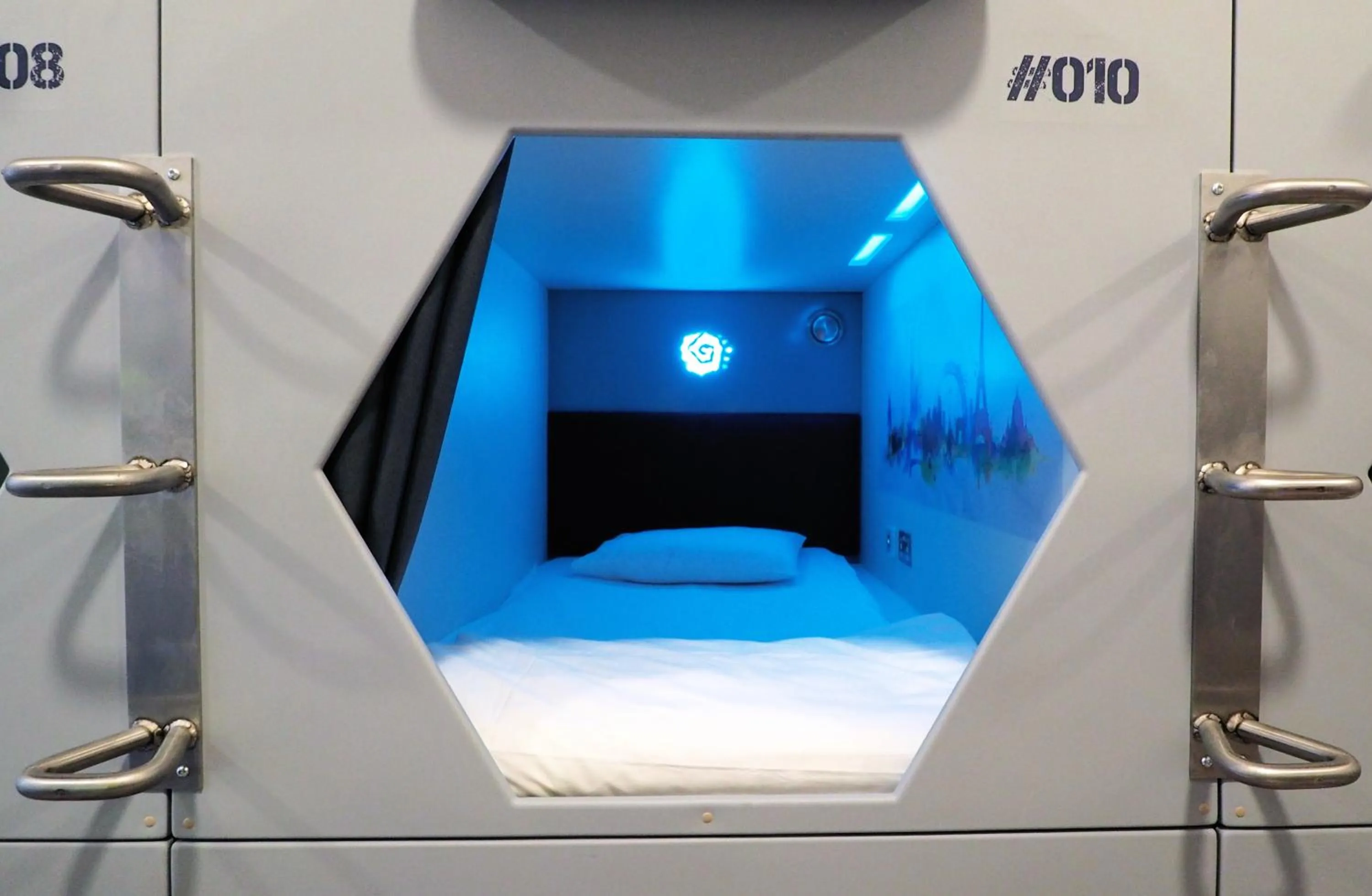 Bed in St Christopher's Inn London Bridge - The Village