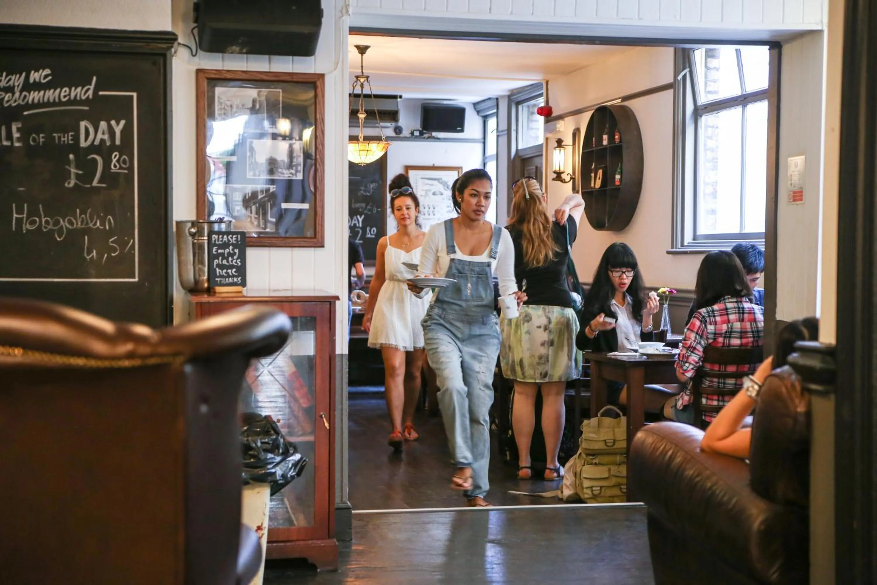 Buffet breakfast in St Christopher's Inn London Bridge - The Inn