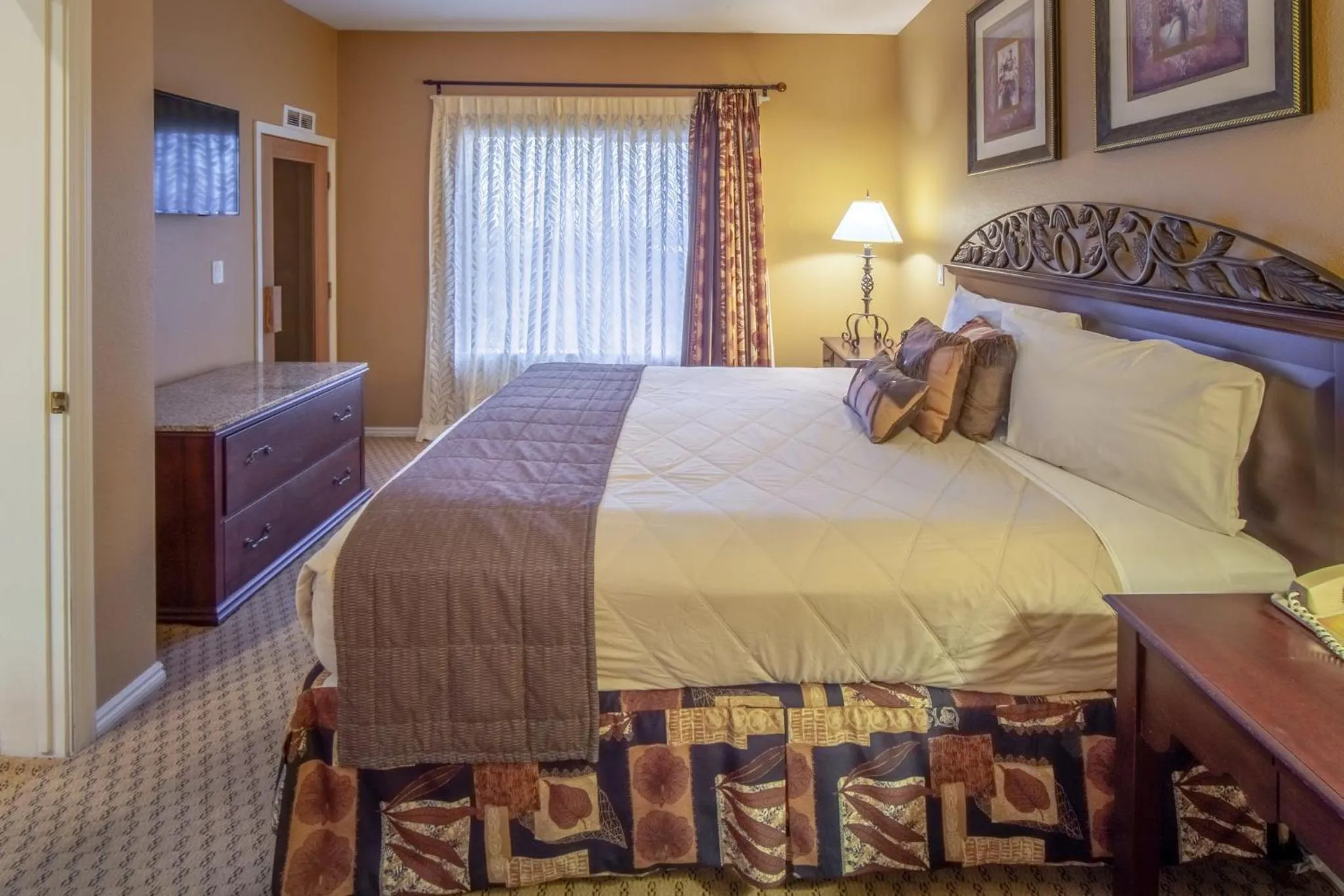 Photo of the whole room, Bed in Holiday Inn Club Vacations - David Walley's Resort