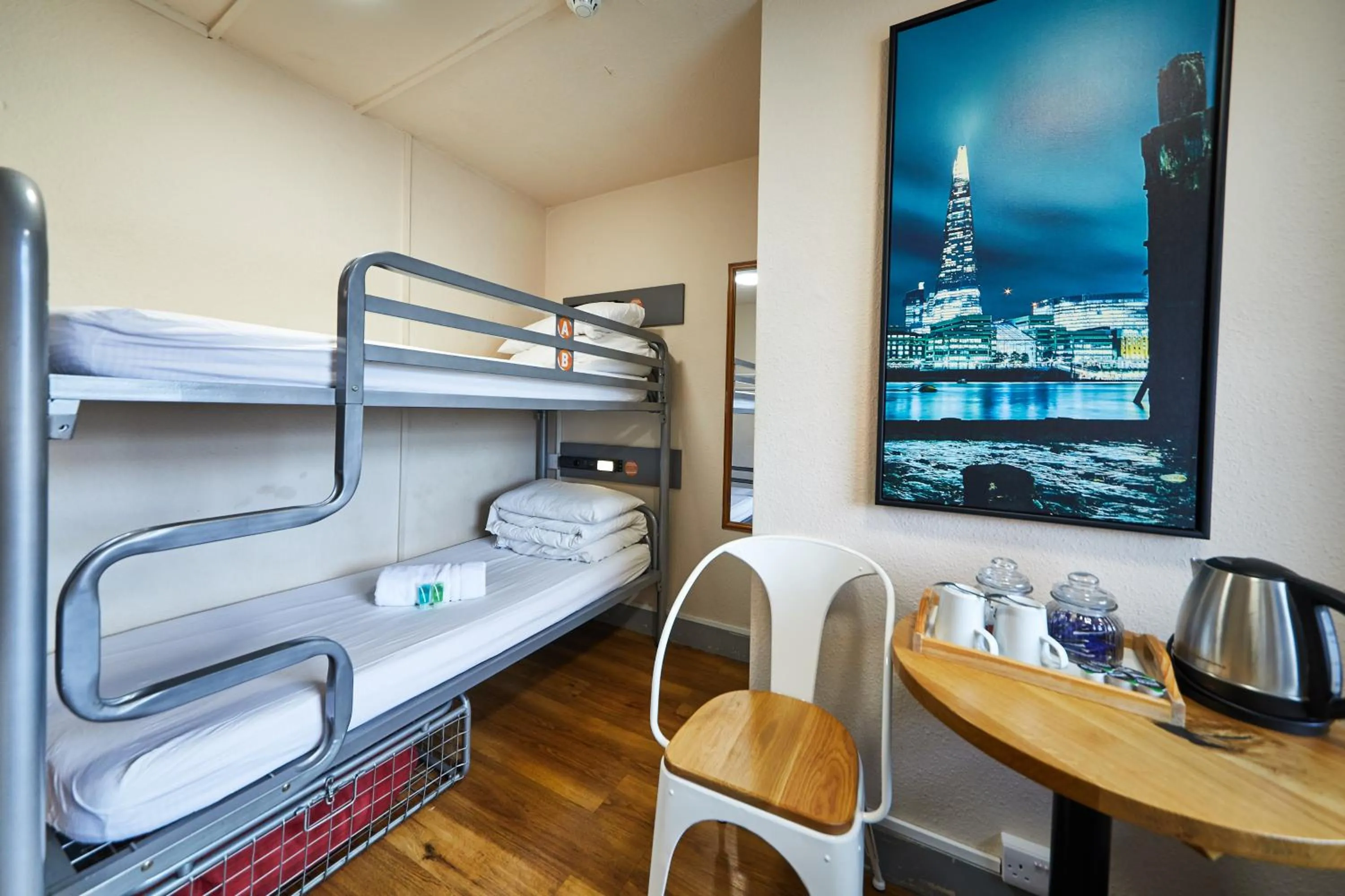 Coffee/tea facilities, Bed in St Christopher's Inn Shepherd's Bush