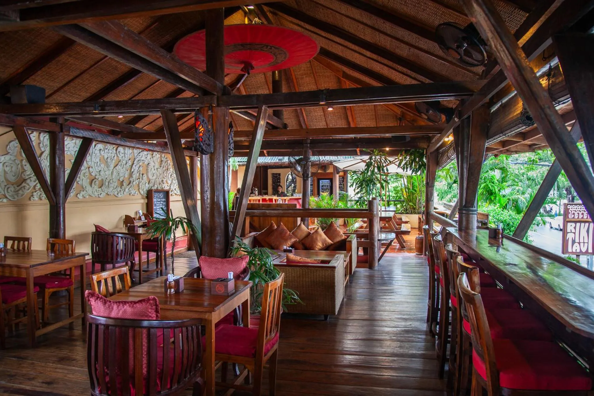 Restaurant/places to eat in Rikitikitavi