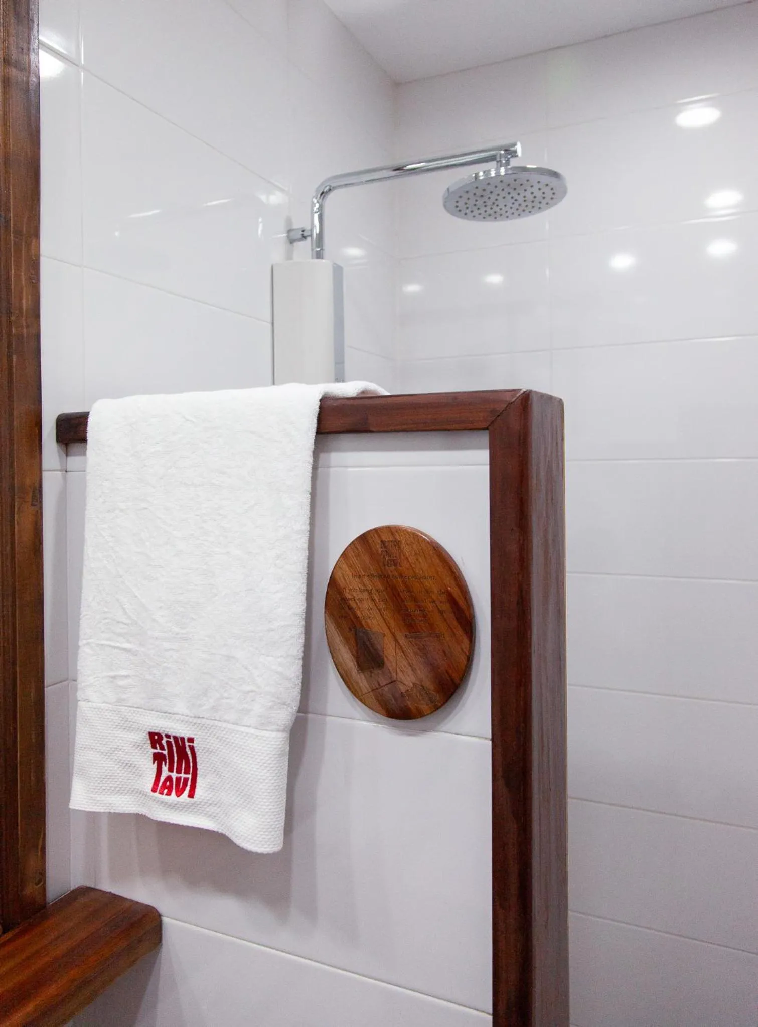 Shower in Rikitikitavi