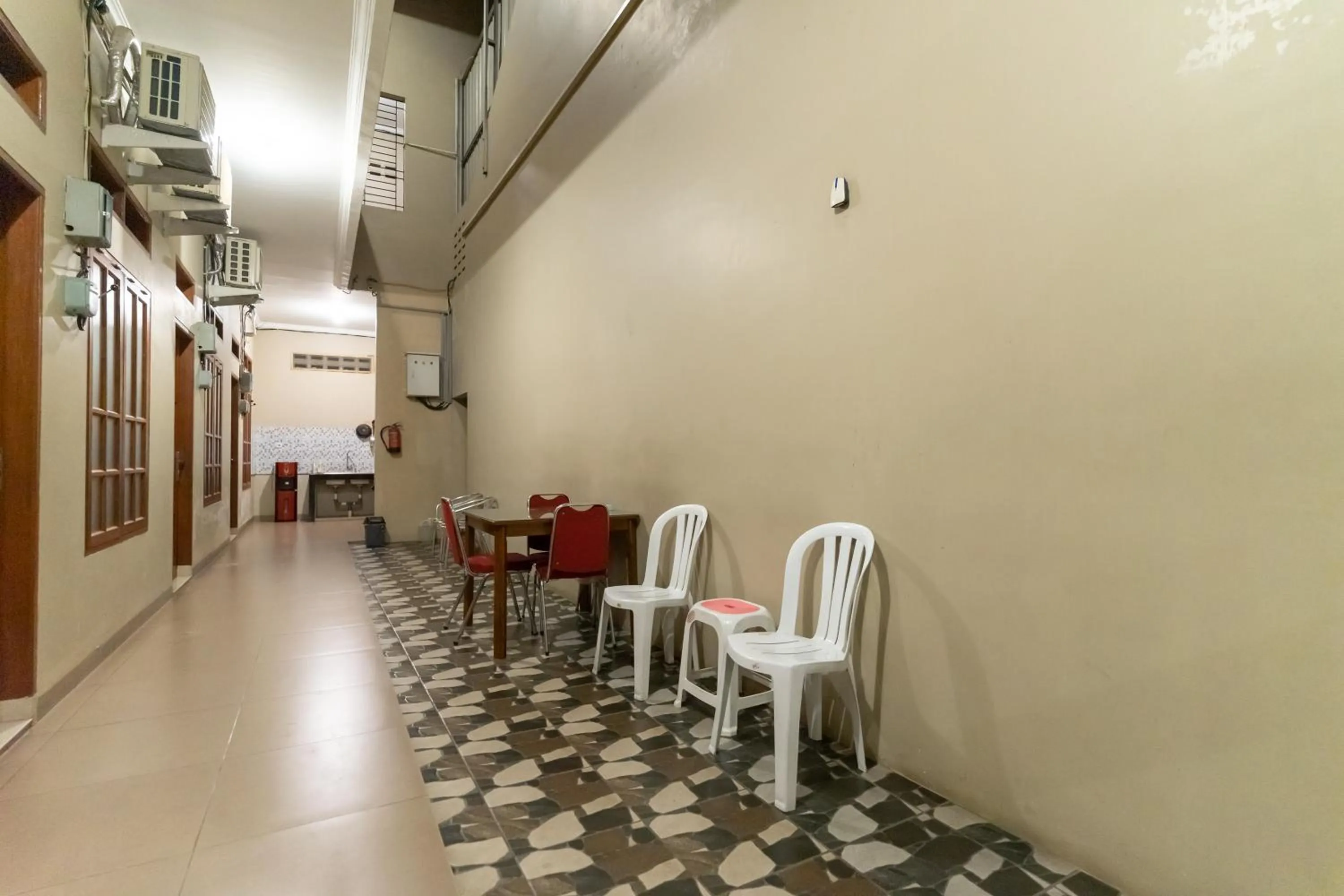 RedDoorz At Joyce Guest House Medan