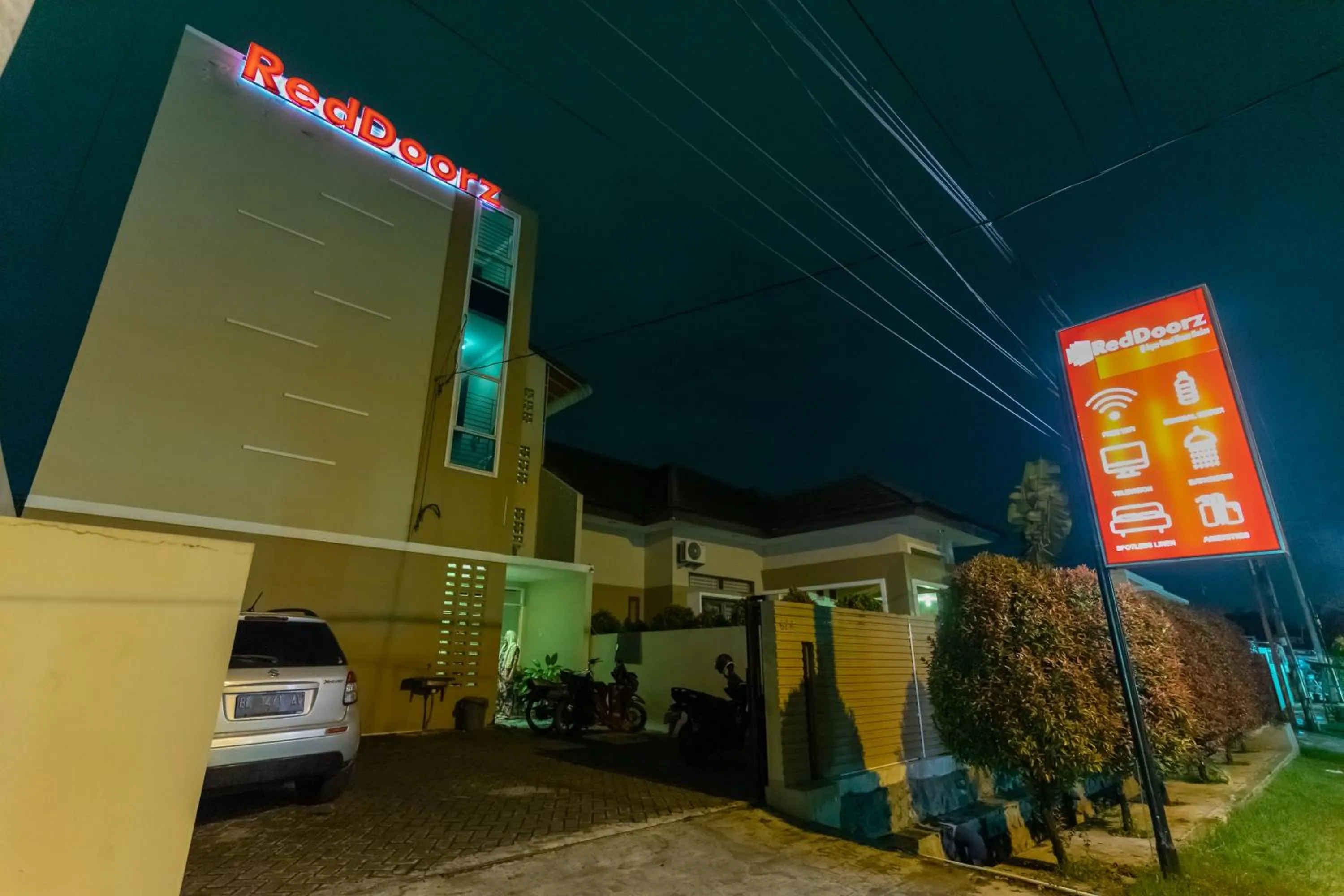 RedDoorz At Joyce Guest House Medan