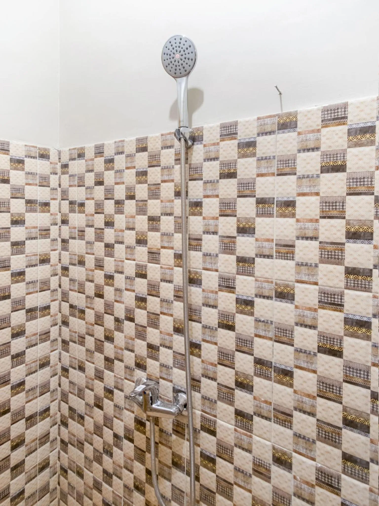 Bathroom in RedDoorz At Joyce Guest House Medan