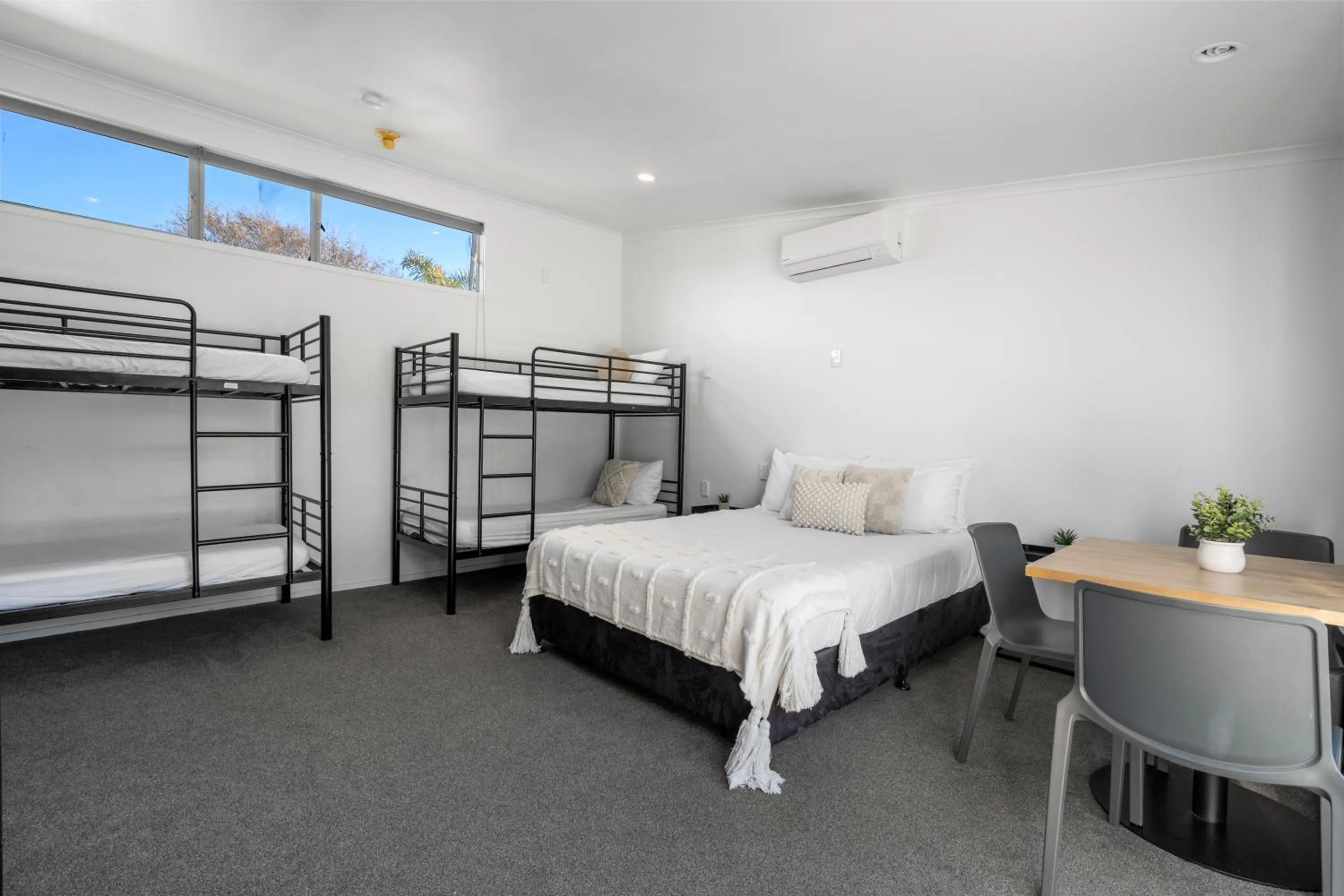 Bed in Tasman Holiday Parks - Beachaven