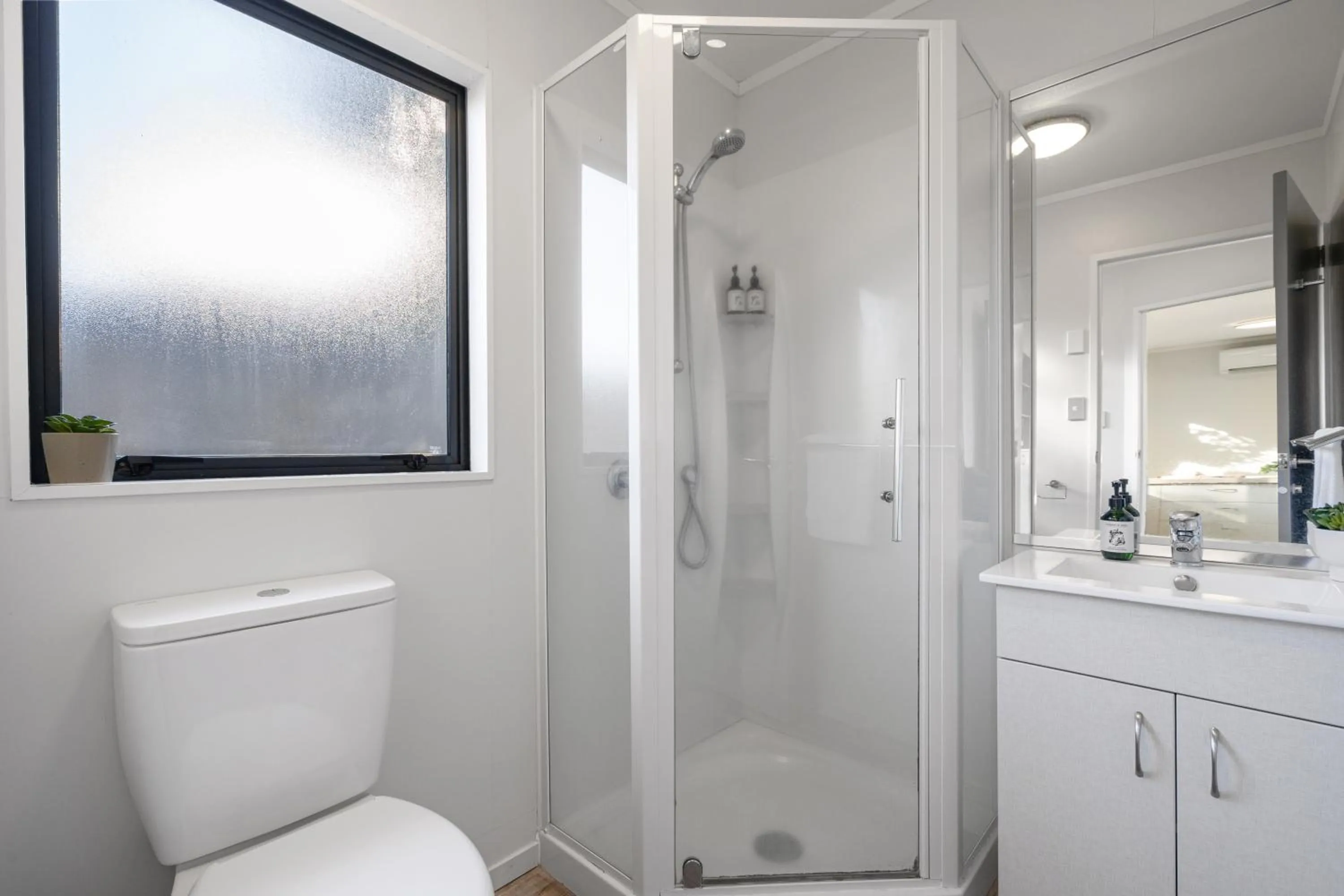 Shower in Tasman Holiday Parks - Beachaven