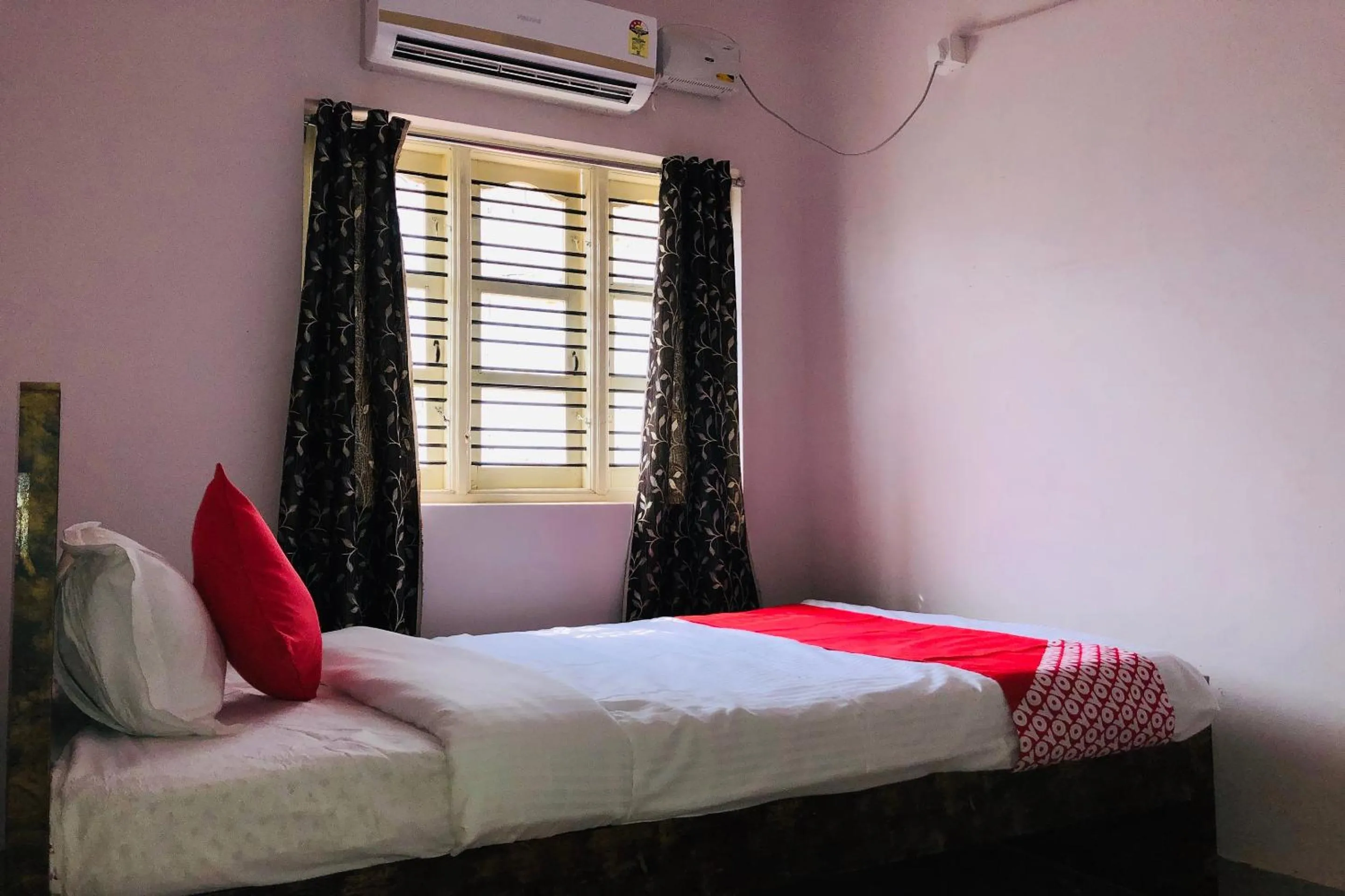 Bedroom in Collection O V K Lodge