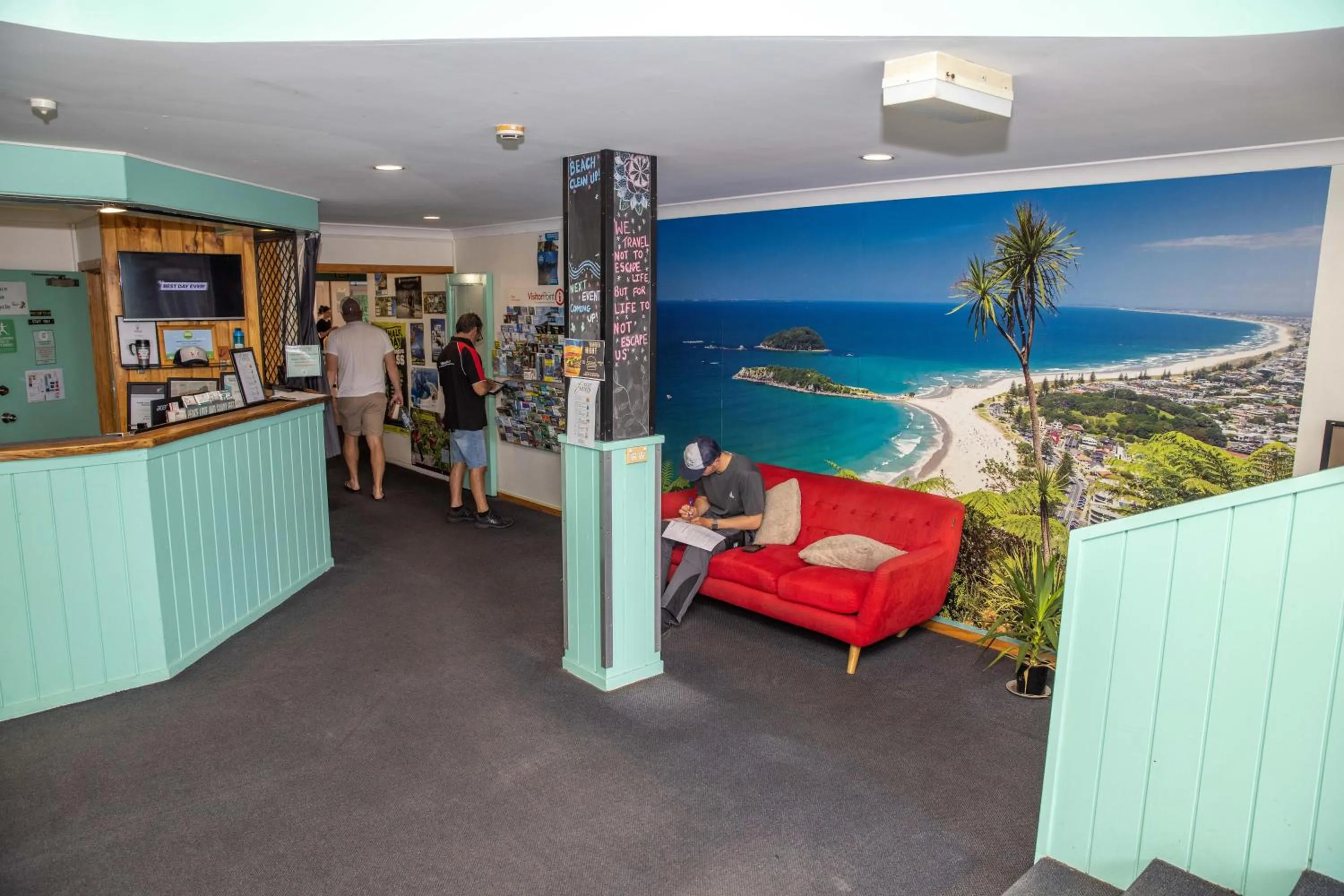 Property building in Pacific Coast Lodge and Backpackers