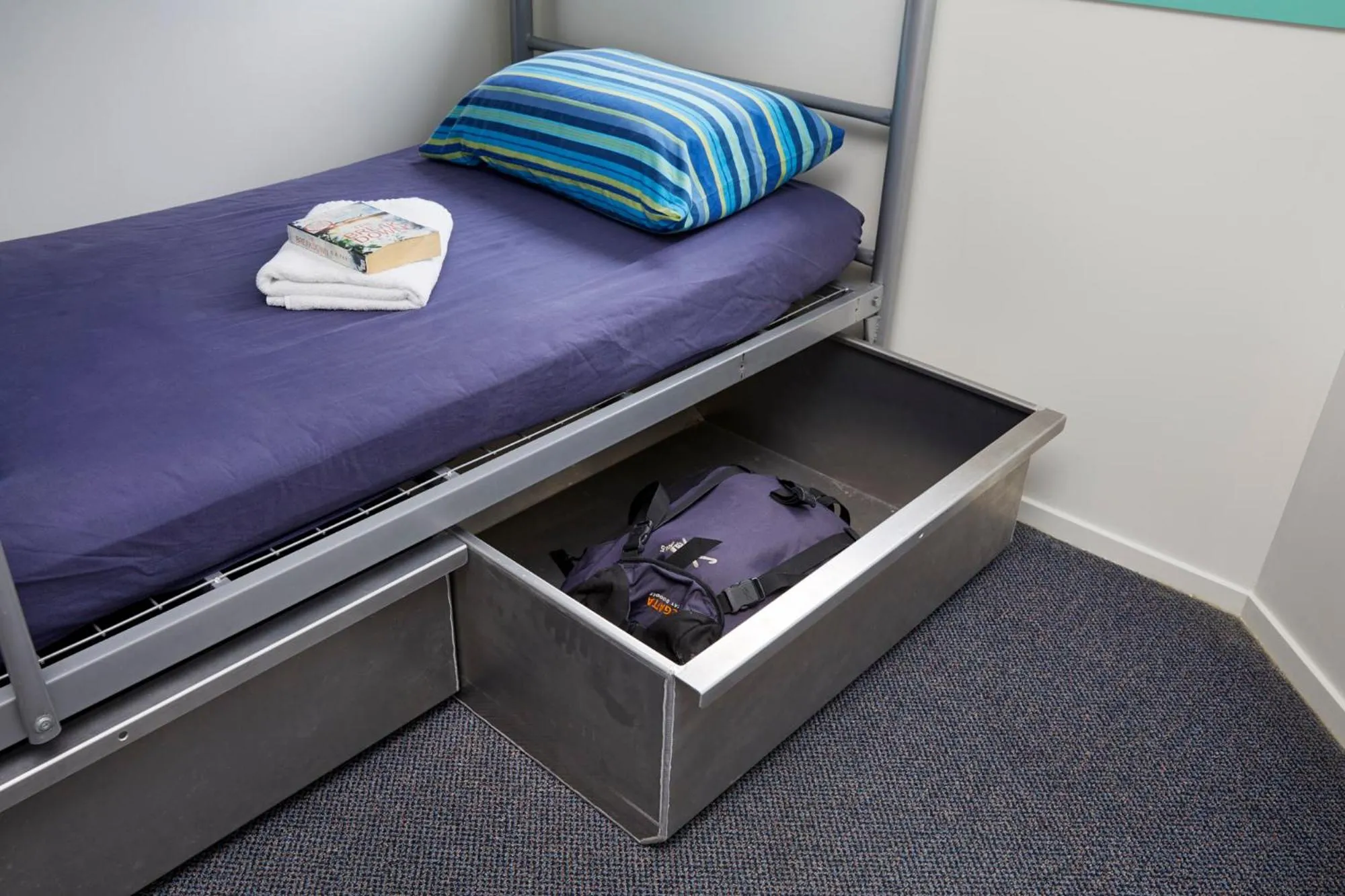 Bedroom, Bed in Pacific Coast Lodge and Backpackers