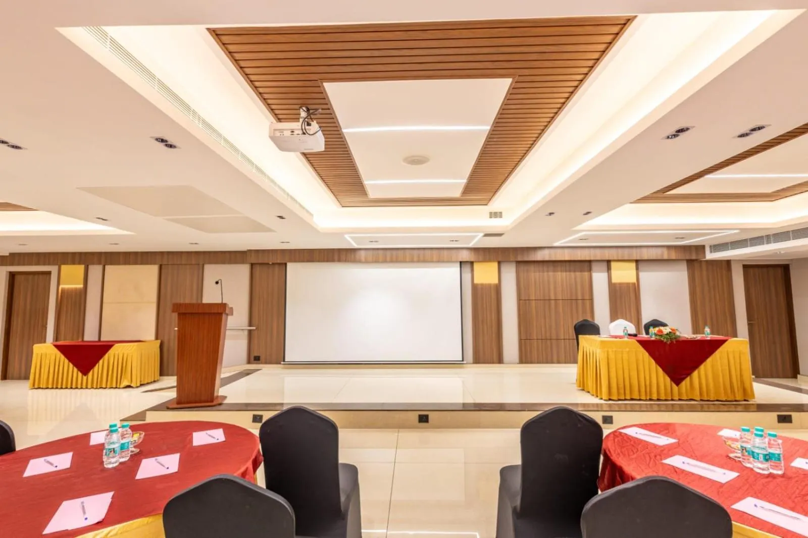 Banquet/Function facilities in S Hotels Chennai