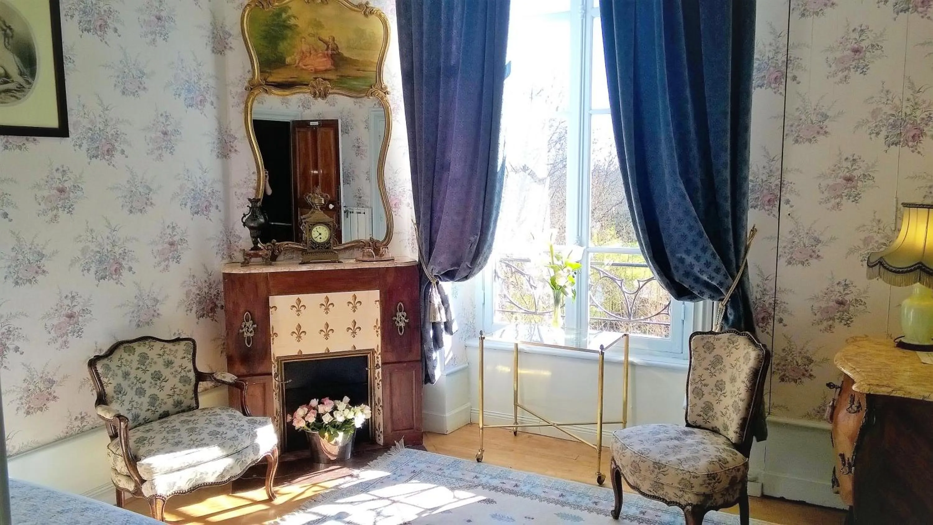 Photo of the whole room in Château de la Vernède, la Grande Vernède