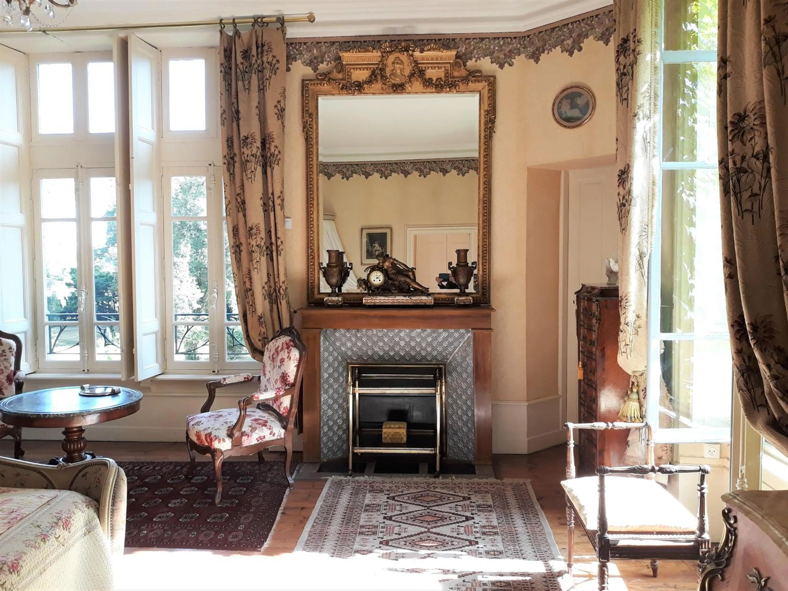 Decorative detail in Château de la Vernède, la Grande Vernède