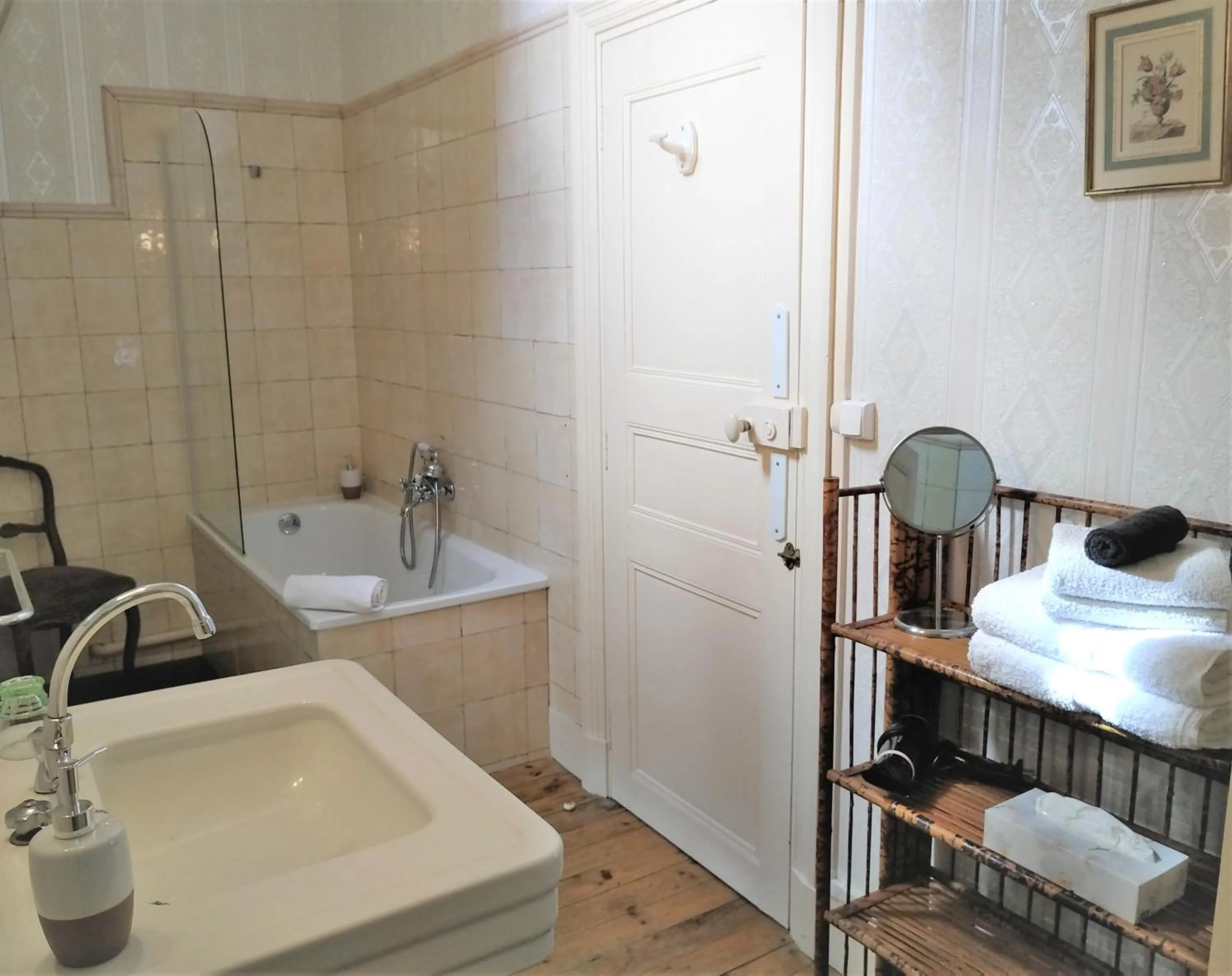 Bathroom in Château de la Vernède, la Grande Vernède